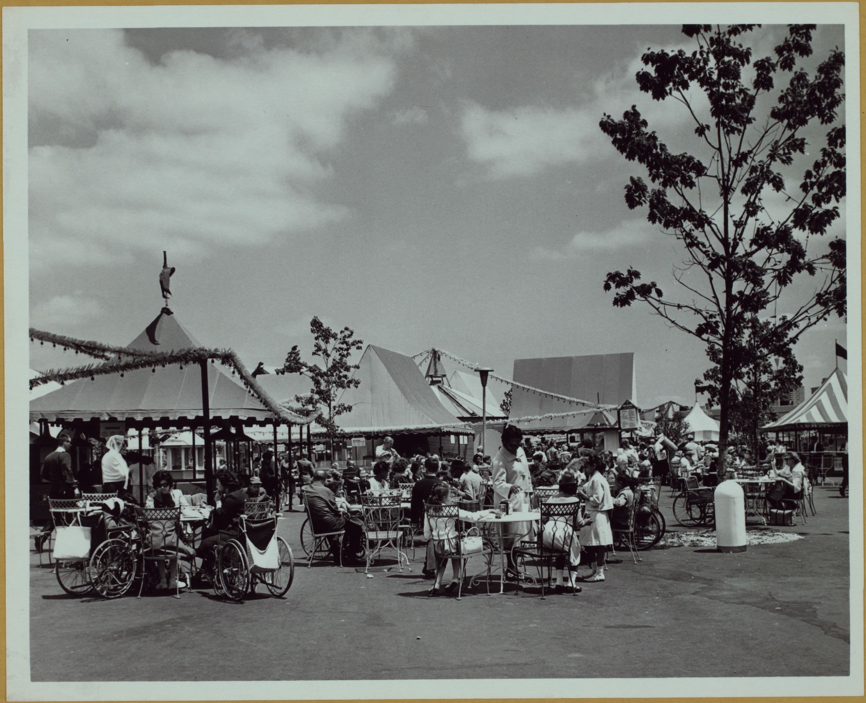 Queens: Flushing Meadow Park - [New York World's Fair of 1939-40; The World Fiesta.]