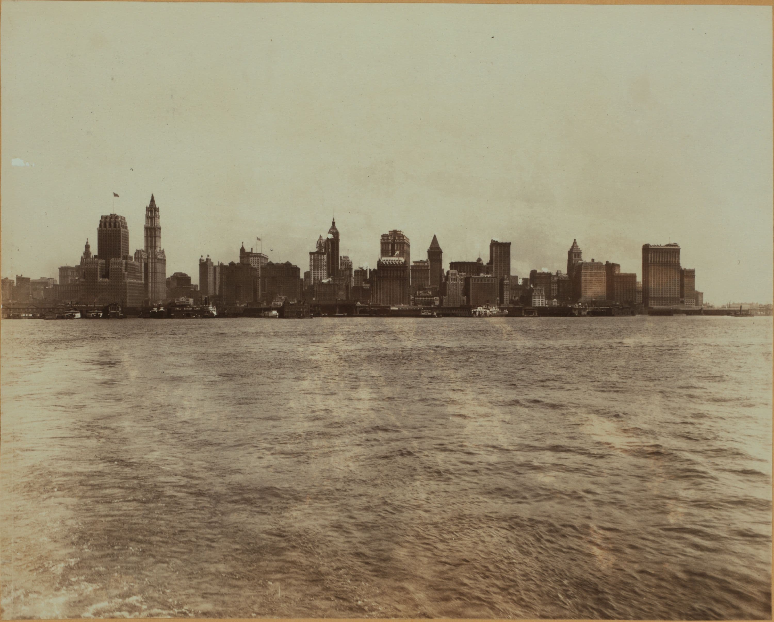 North (Hudson) River - Shore and skyline - Manhattan - Battery - 14th Street.