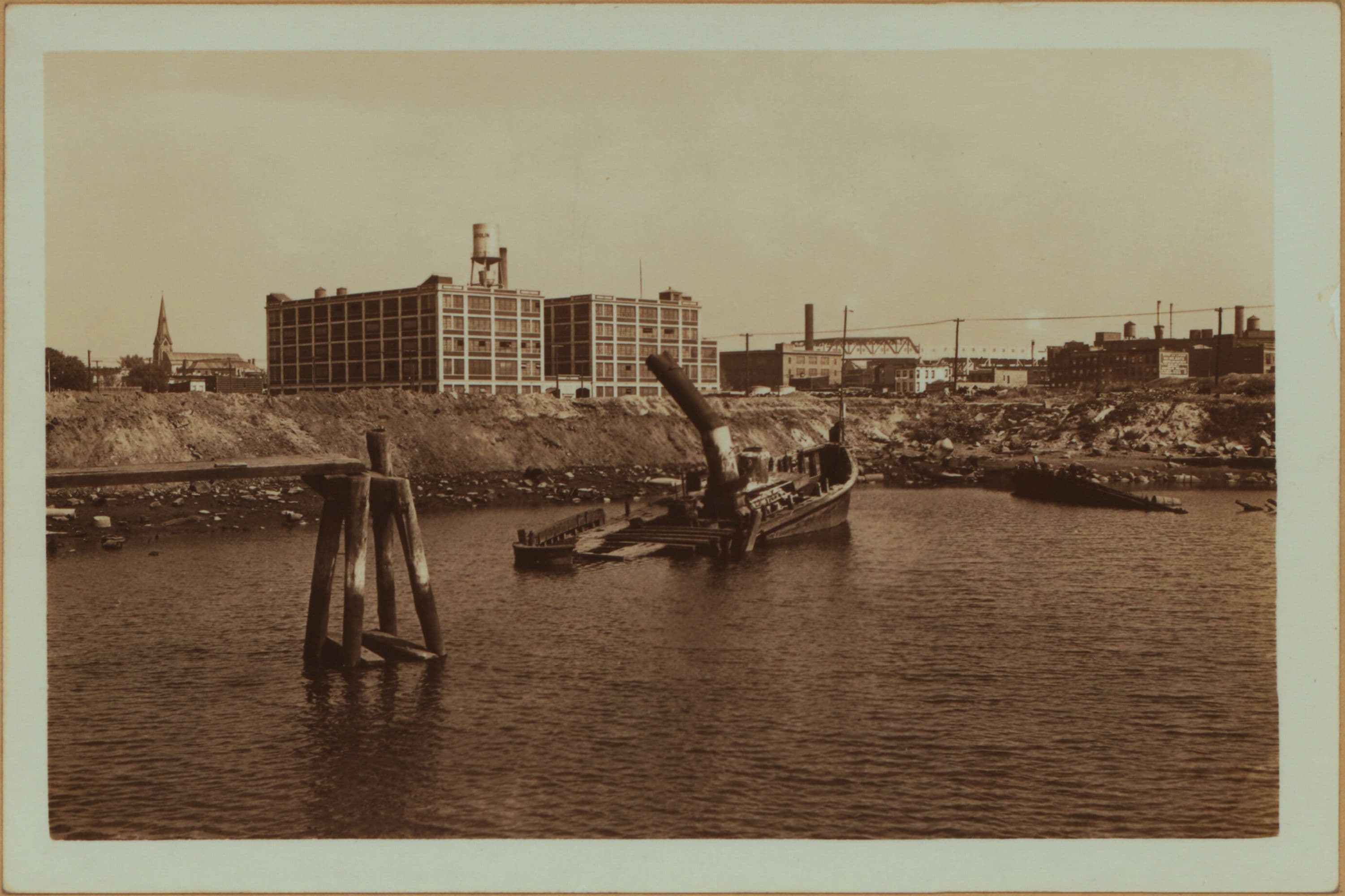 Gowanus Canal - Brooklyn - Lorraine Street.