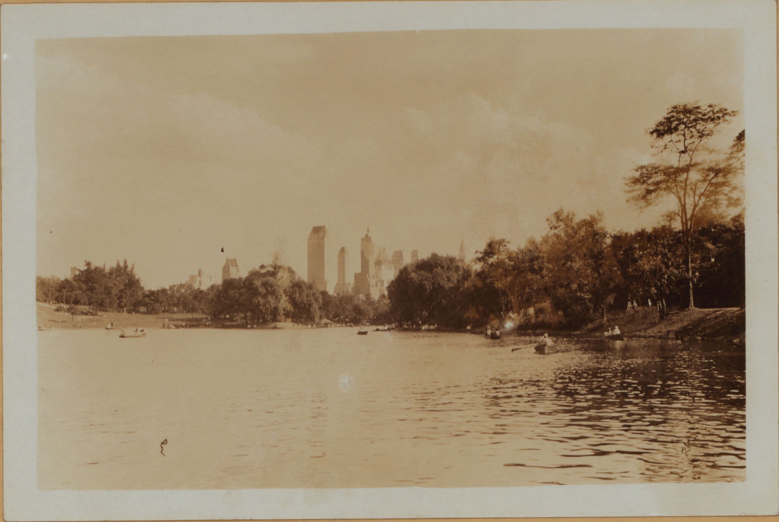 Manhattan: Central Park - The Lake.