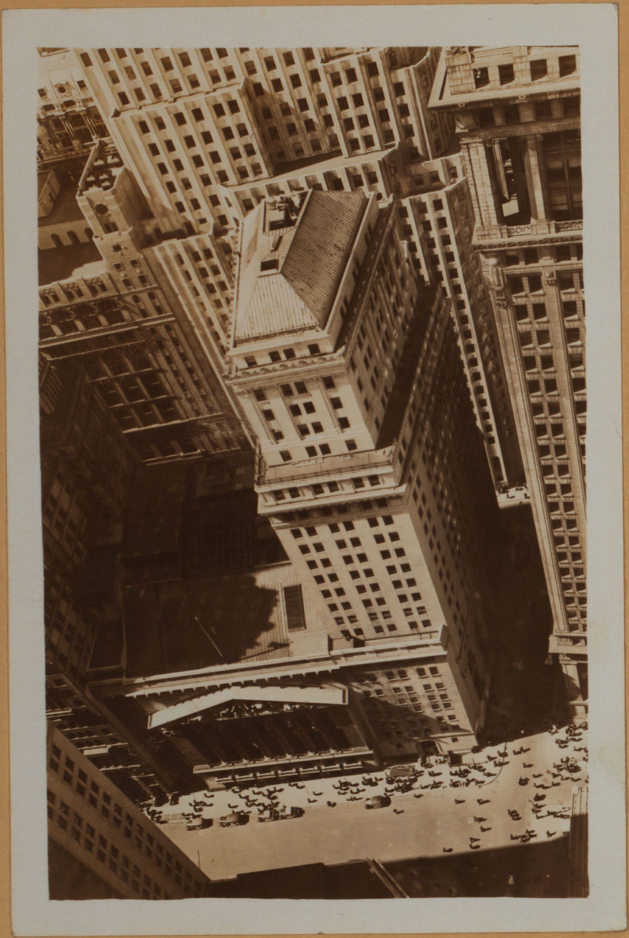 Manhattan: Broad Street - Wall Street