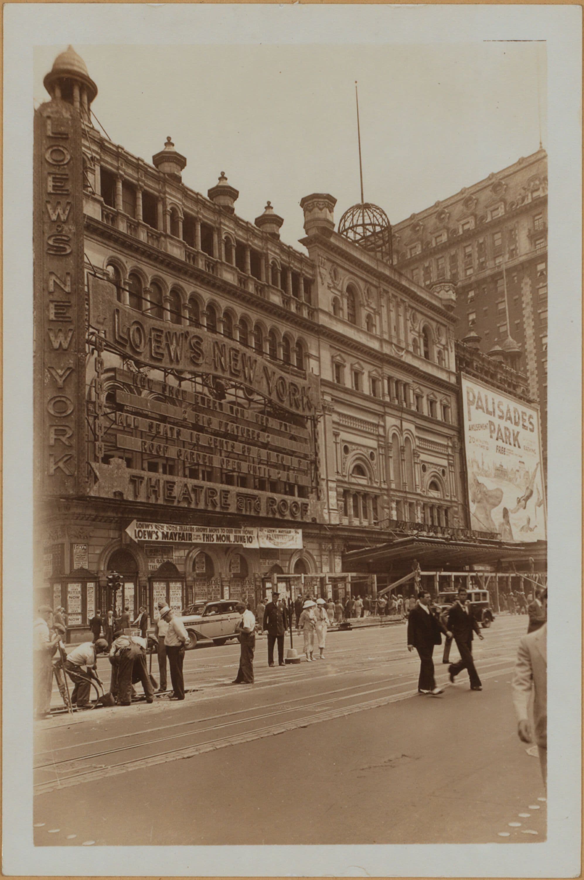 Manhattan: Broadway - 44th Street