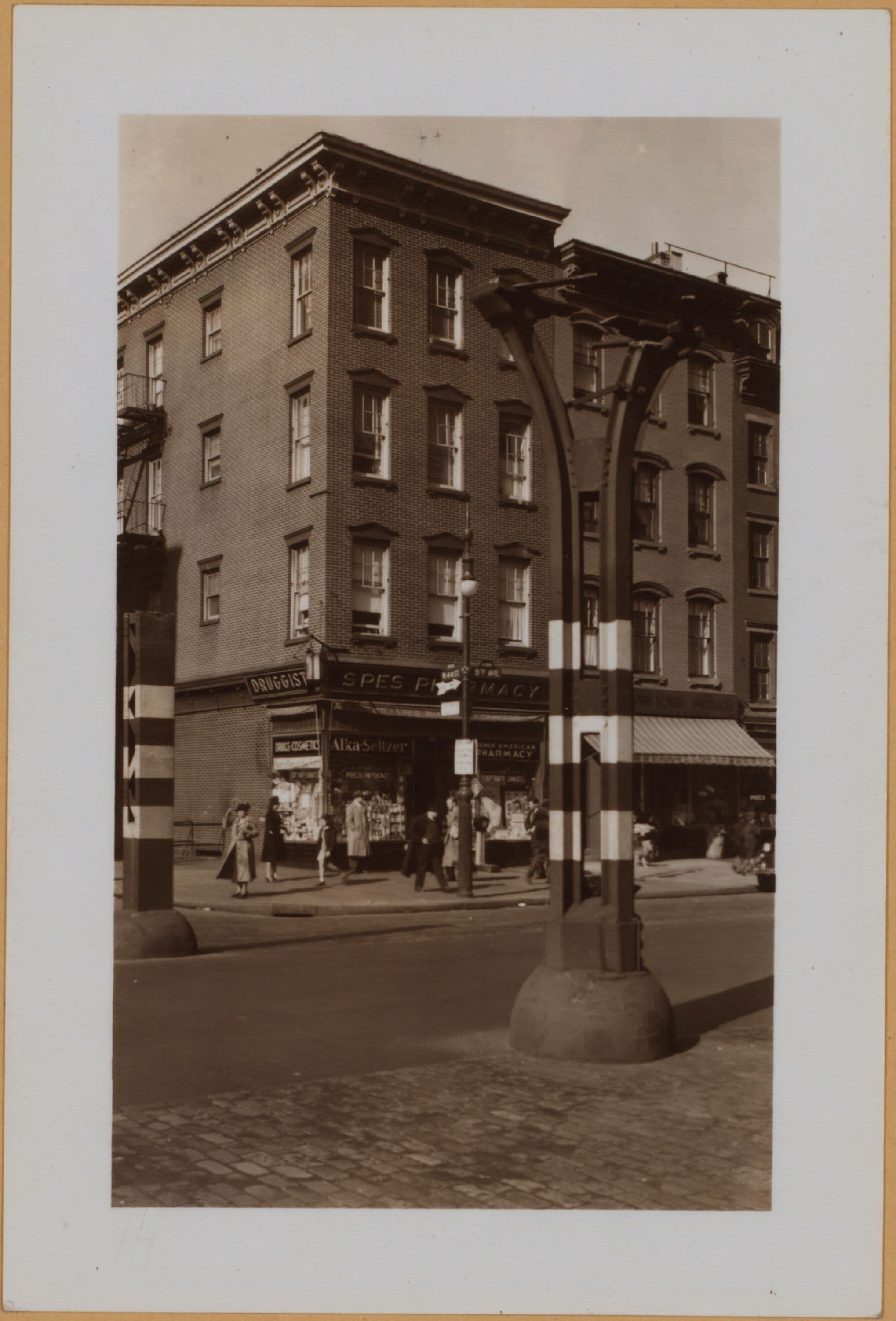 Manhattan: 9th Avenue - 43rd Street (West)