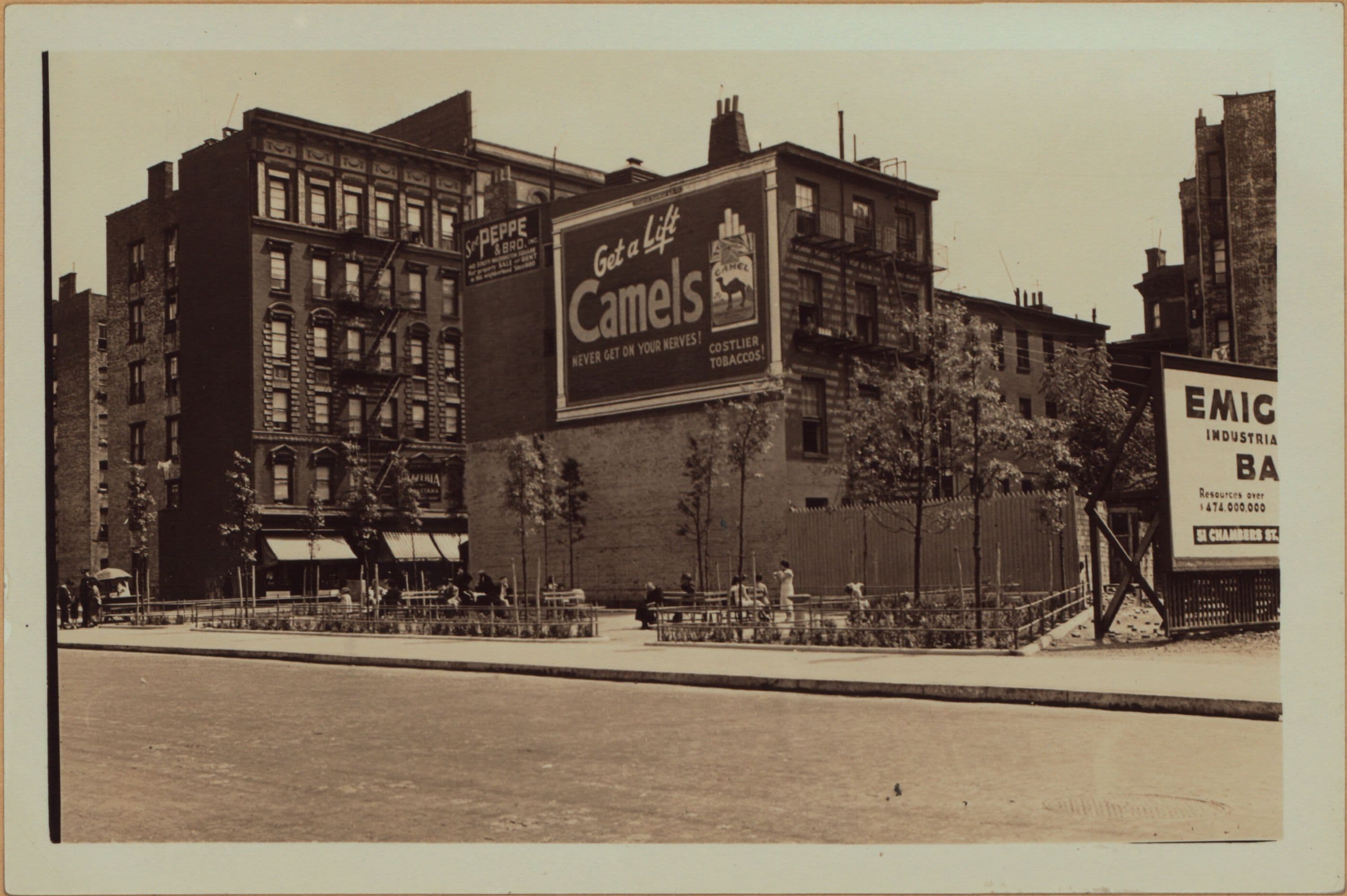 Manhattan: Houston Street (West - MacDougal Street