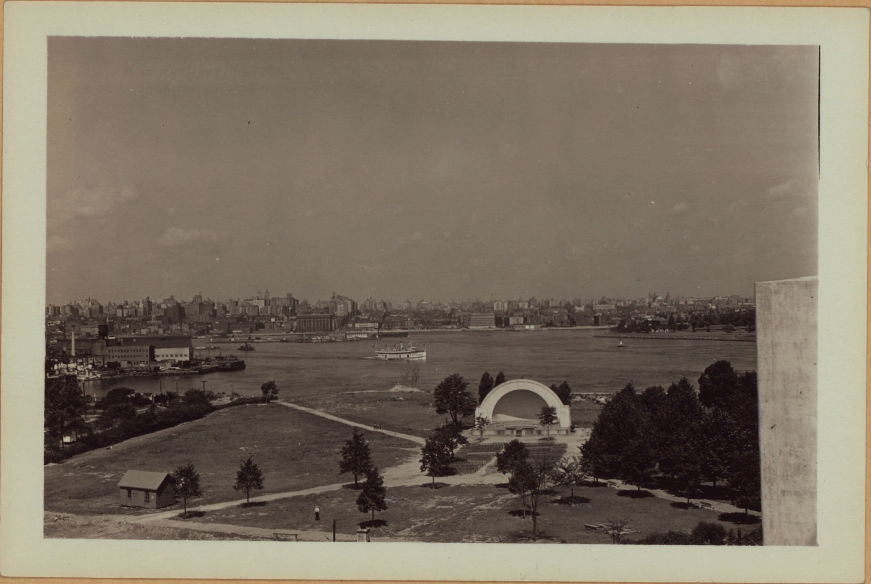 Queens: Astoria Park.