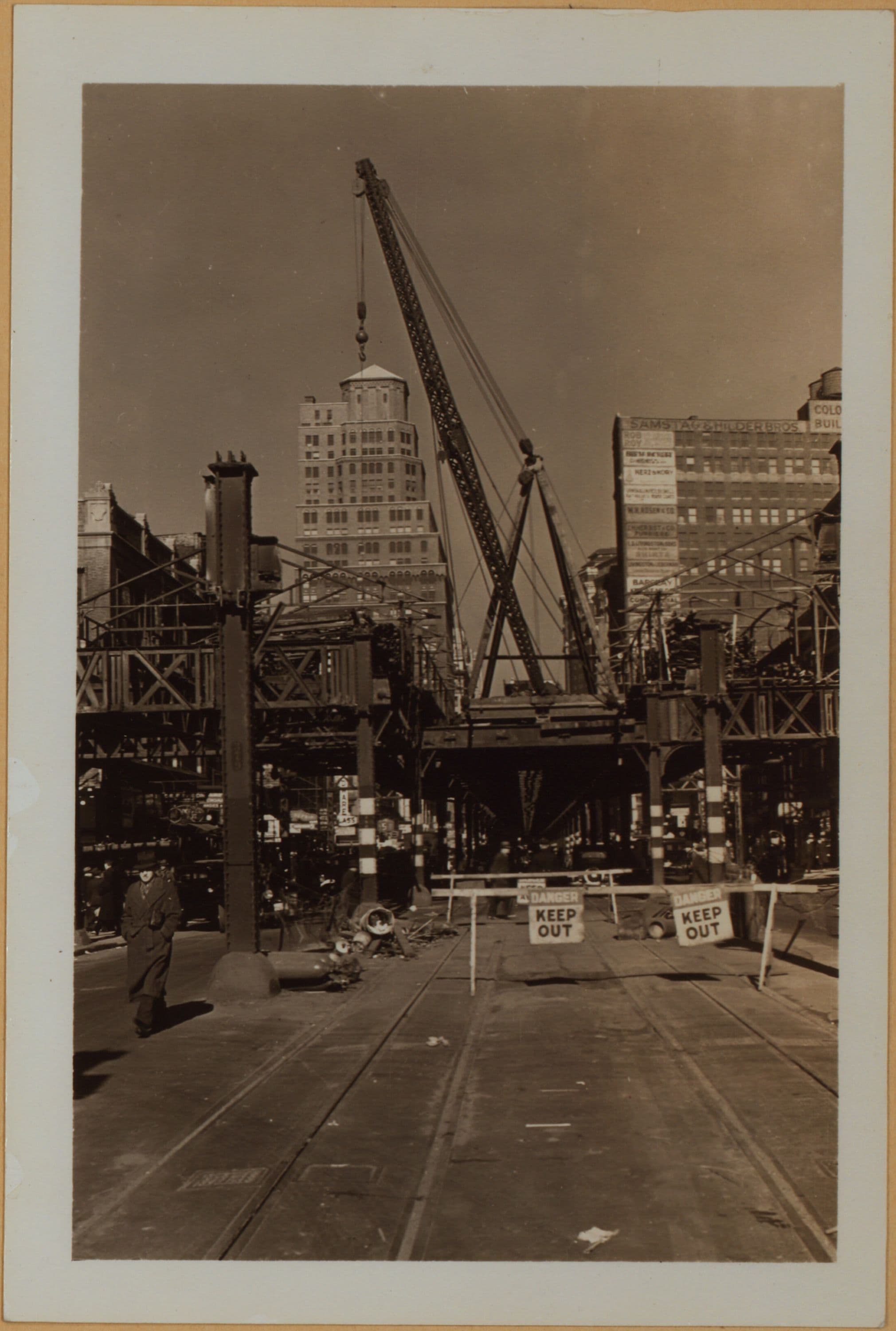 Manhattan: 6th Avenue - 27th Street (West)