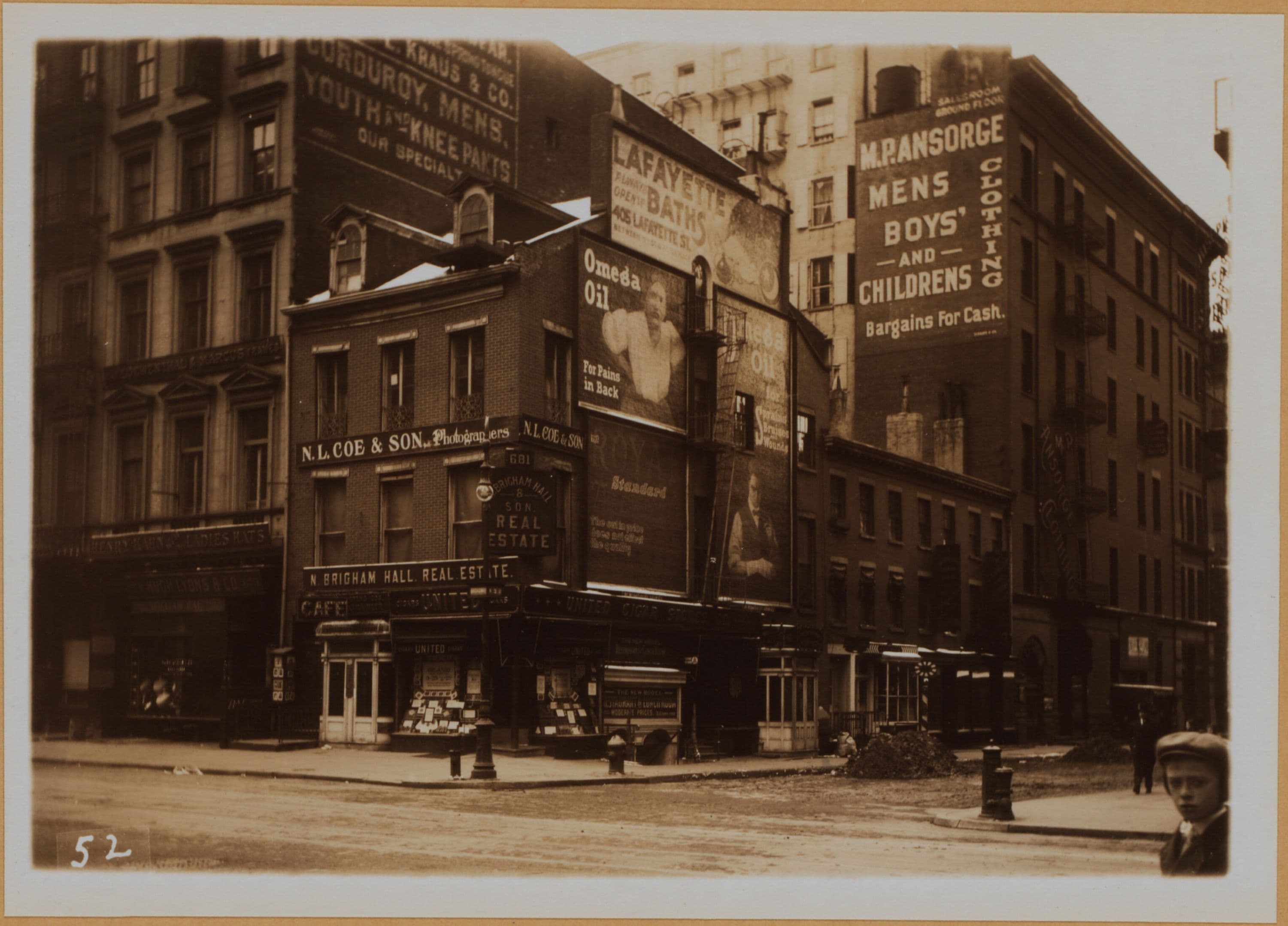 Manhattan: Broadway - 3rd Street (West)
