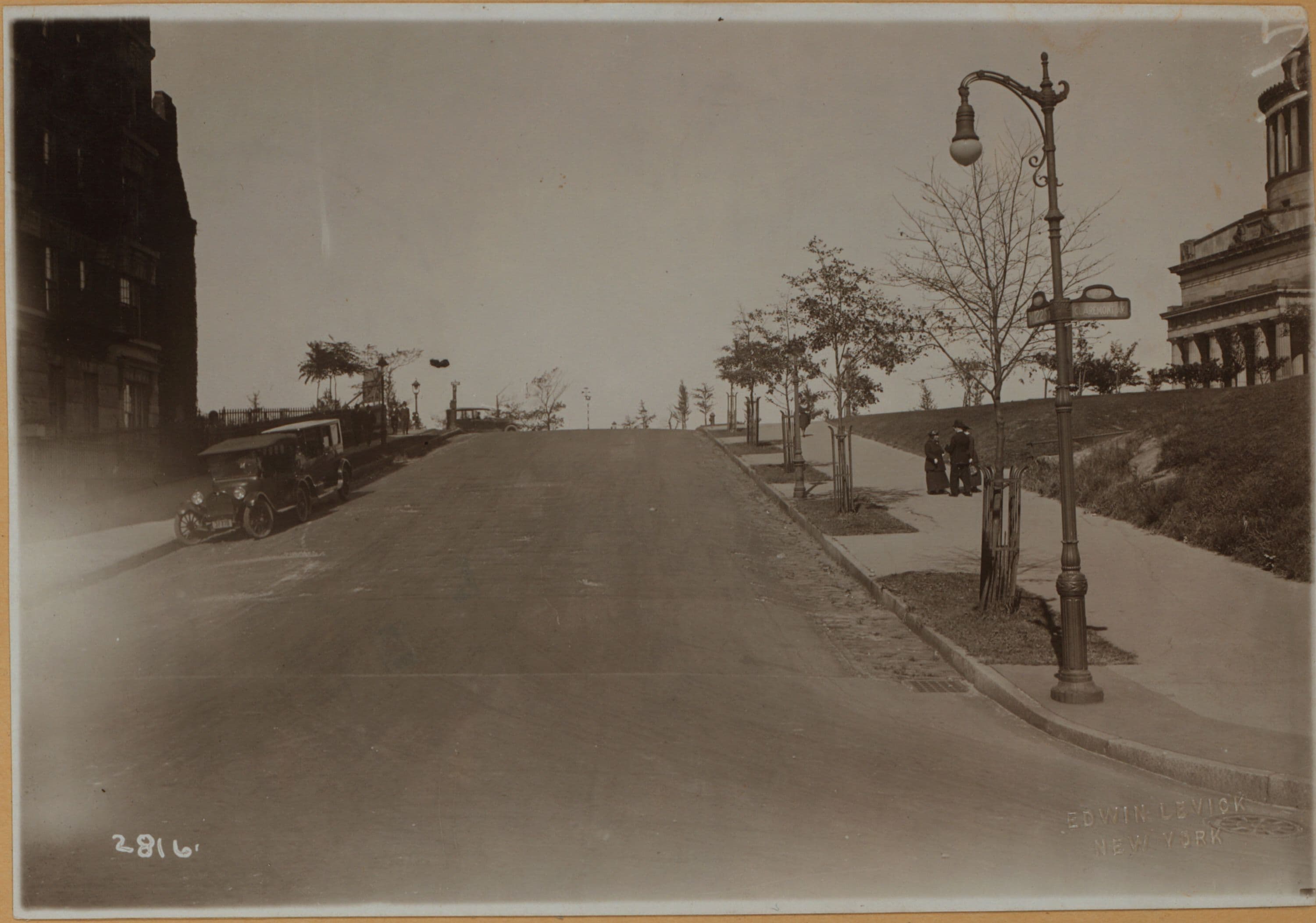 Manhattan: 122nd Street - Claremont Avenue