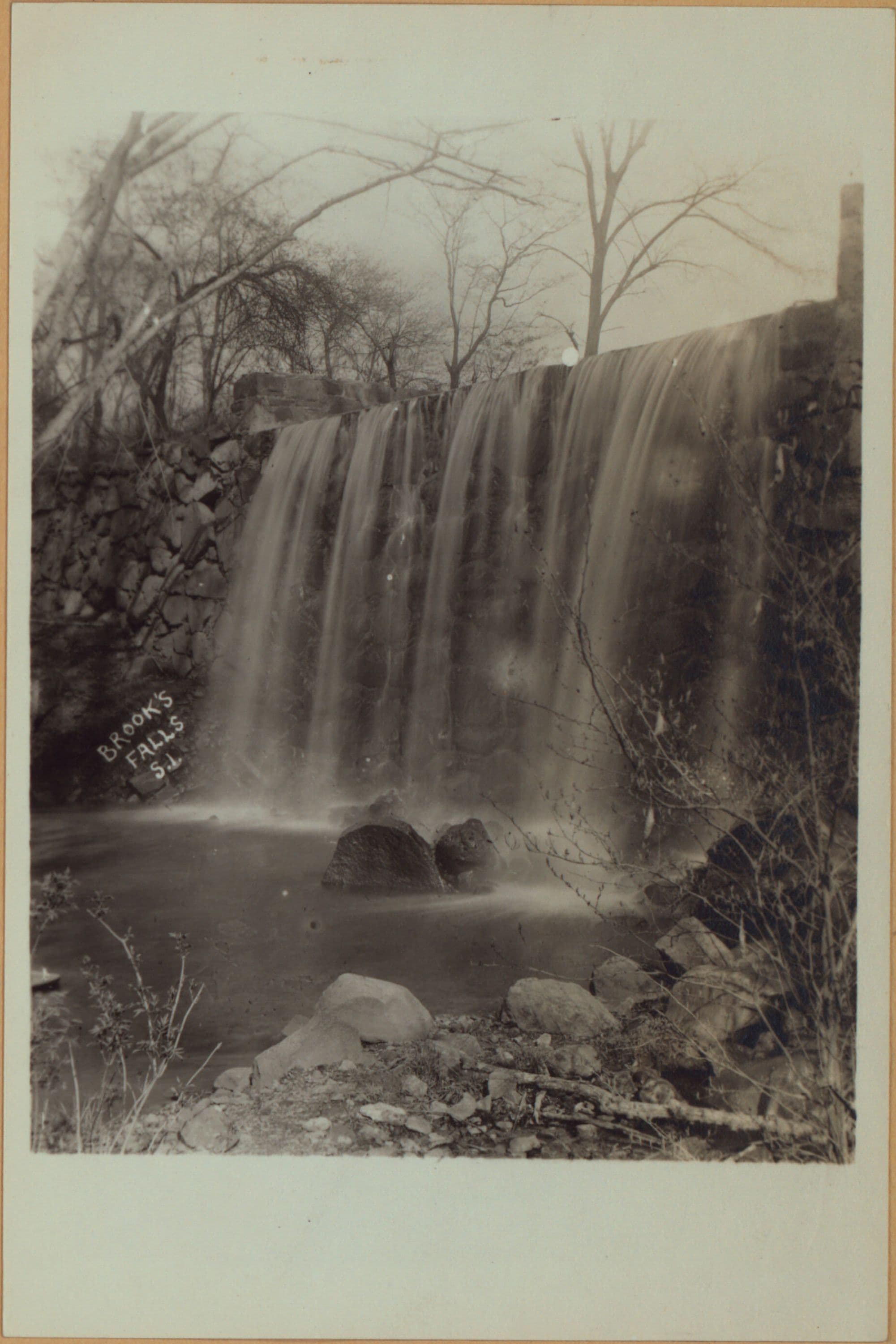 Richmond: Staten Island - Clove Lakes Park - Brook's Falls.