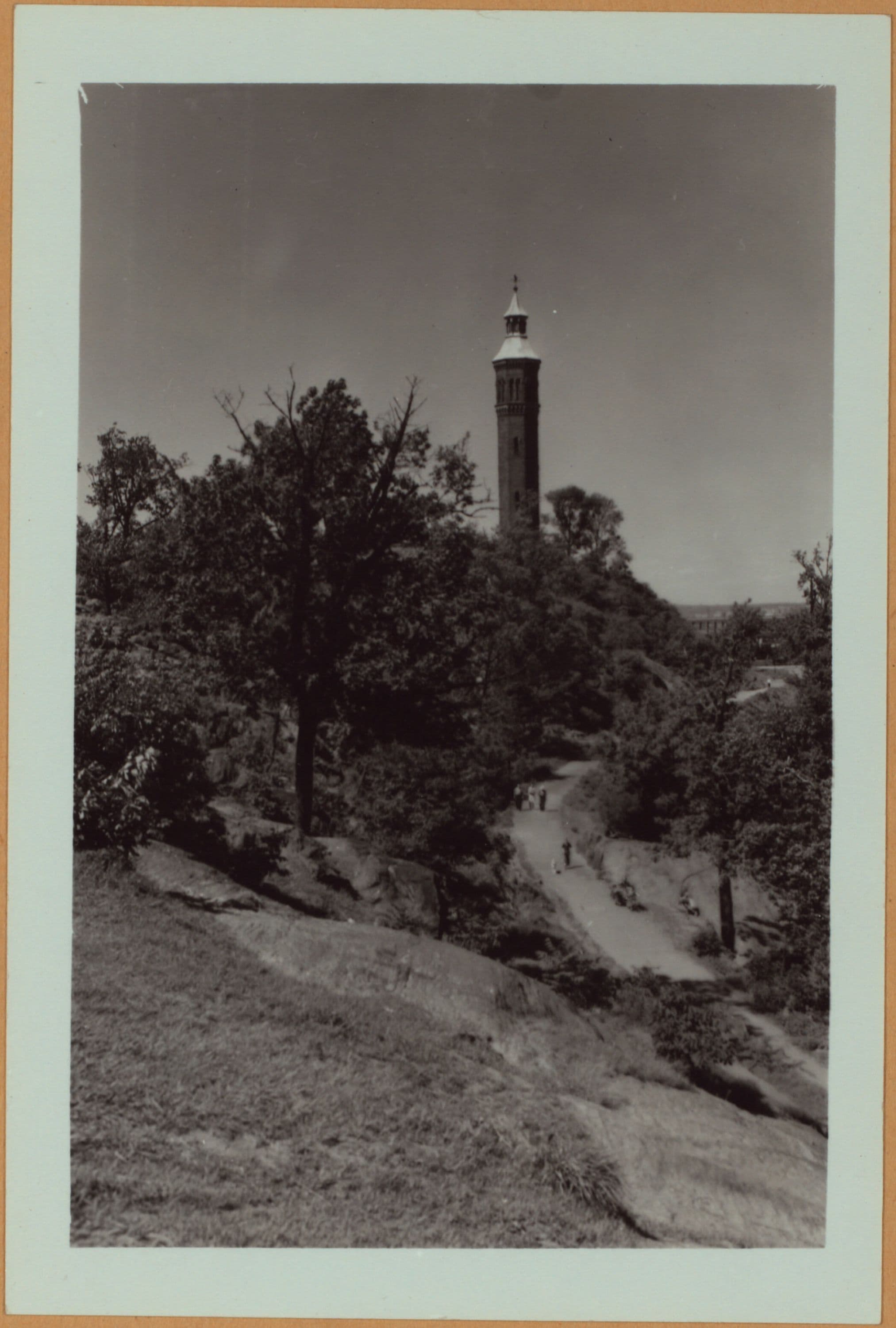 Manhattan: High Bridge Park - [High Bridge Tower.], 1940