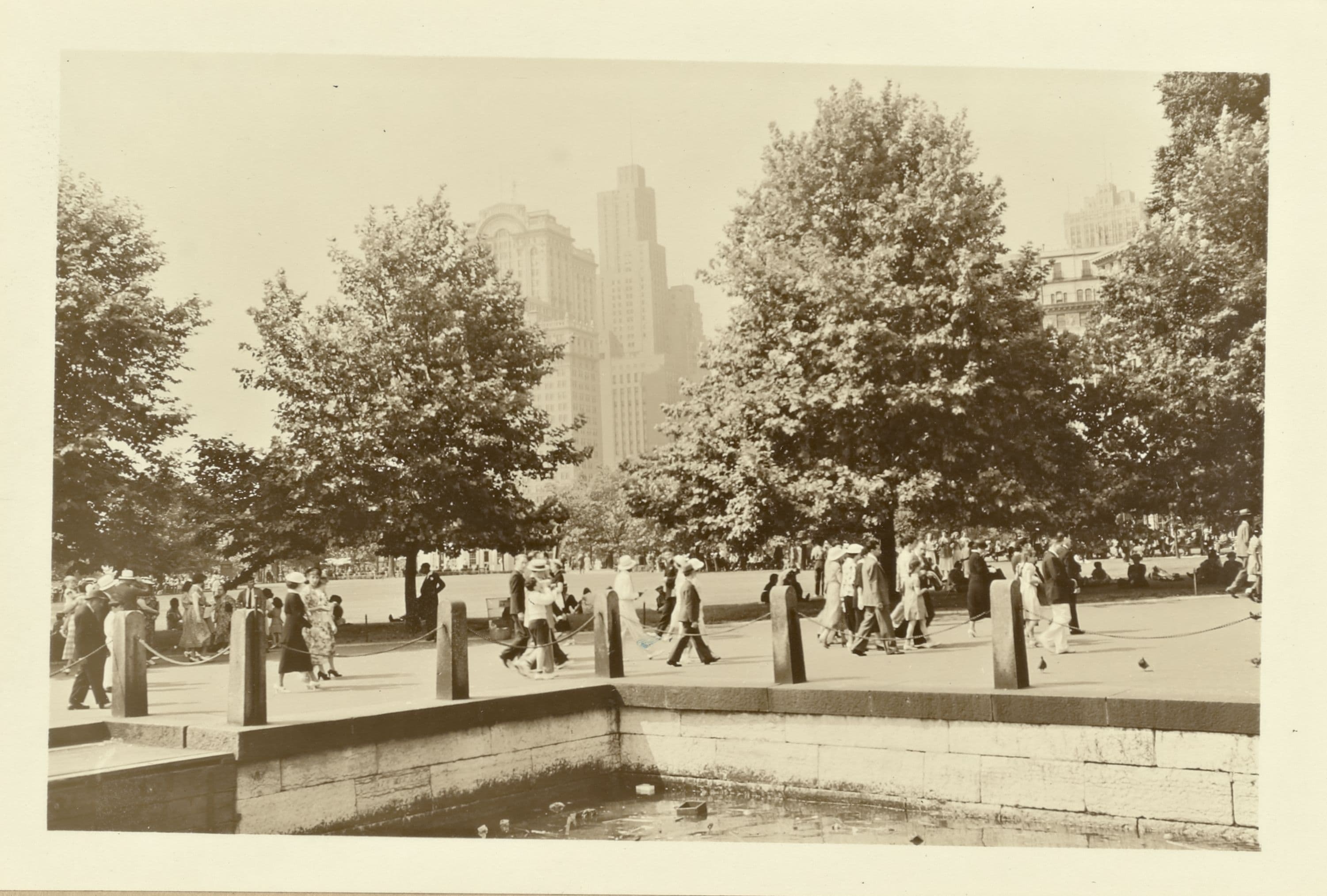 Manhattan: Battery Park Sea Wall.