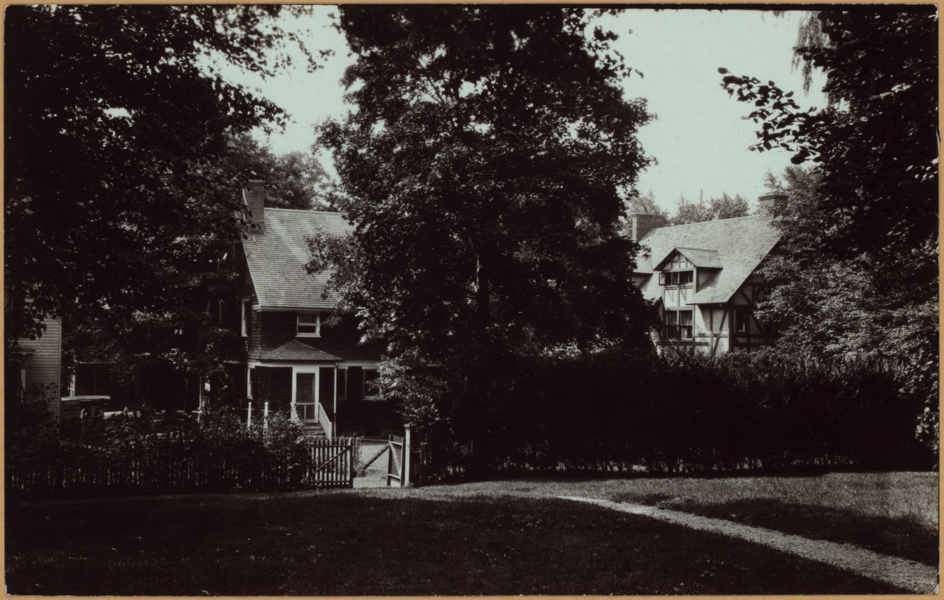Queens: 39th Avenue - Lawrence Street