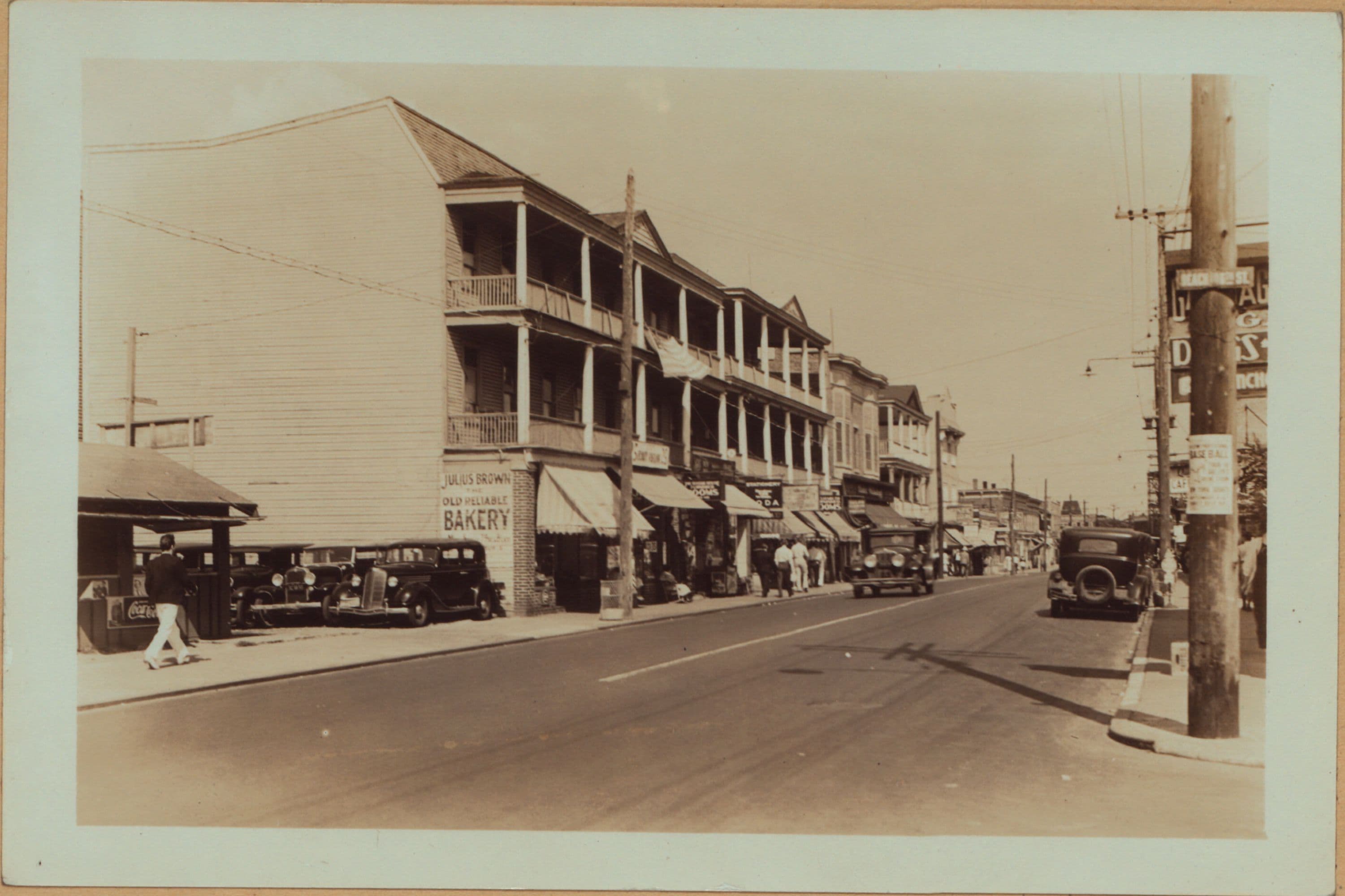 Queens: Rockaway Beach Boule - Beach 106th Street