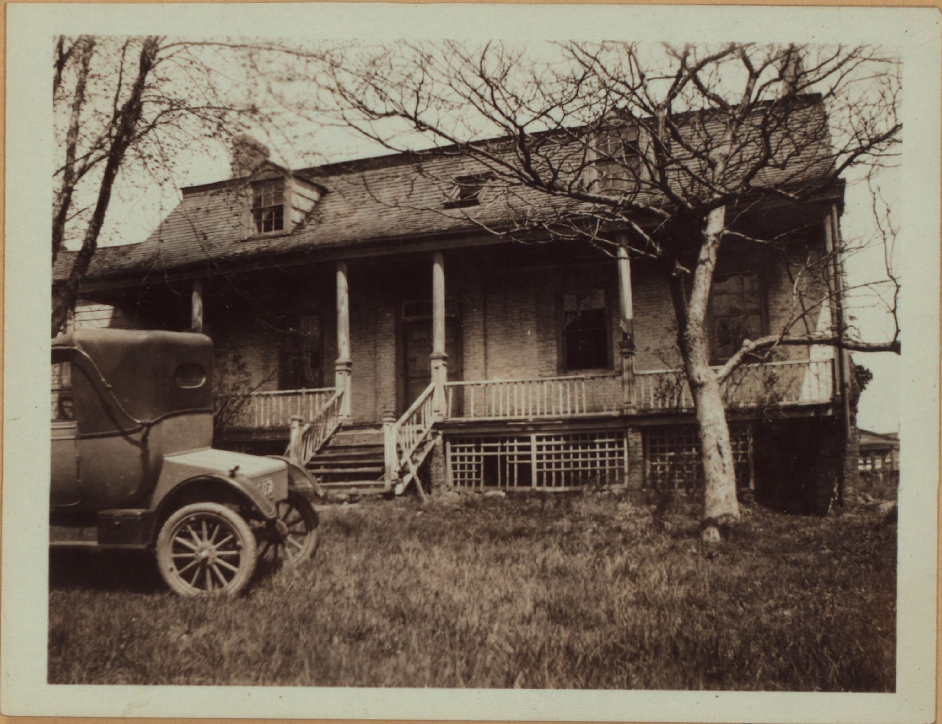 Queens: Colonial Avenue - 62nd Drive