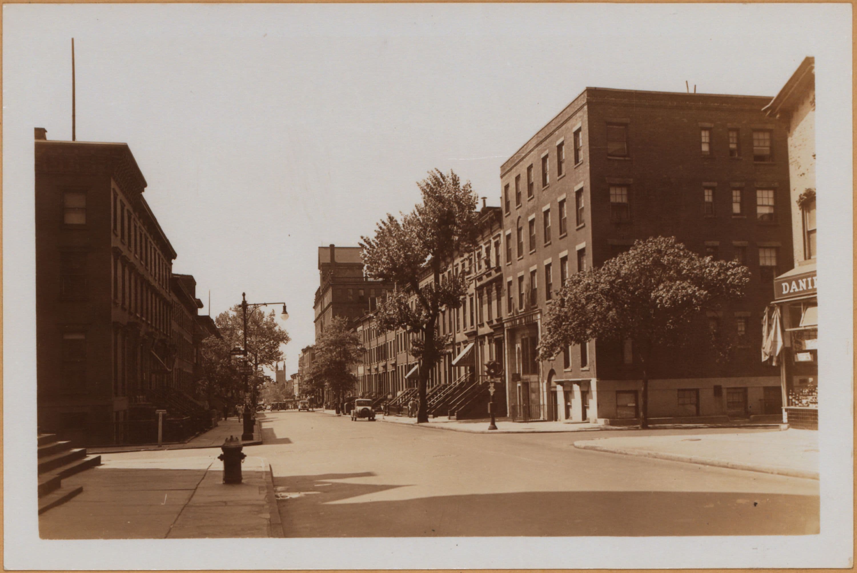 Brooklyn: Clinton Street - Livingston Street
