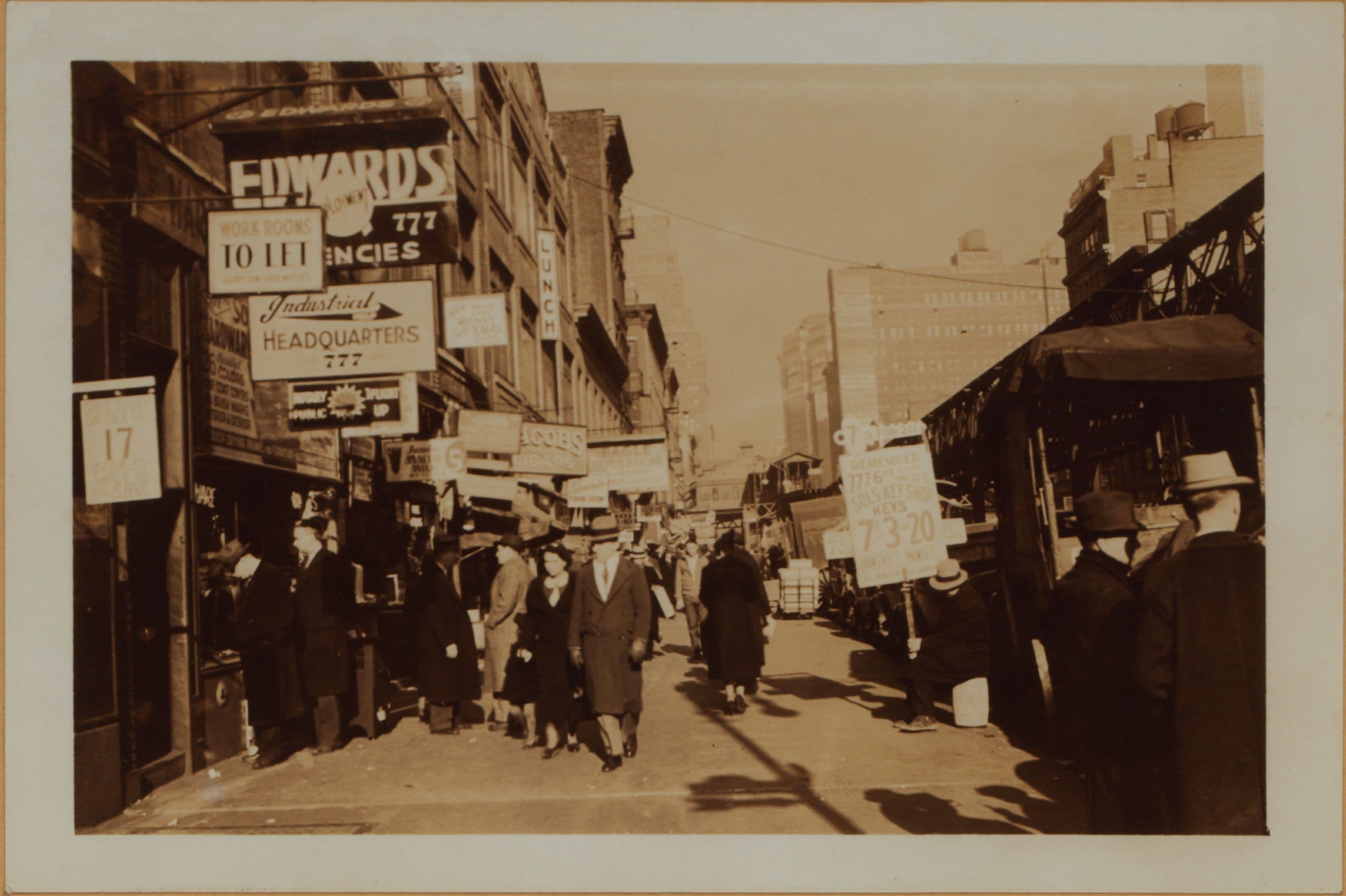 Manhattan: 6th Avenue - 26th Street (West)