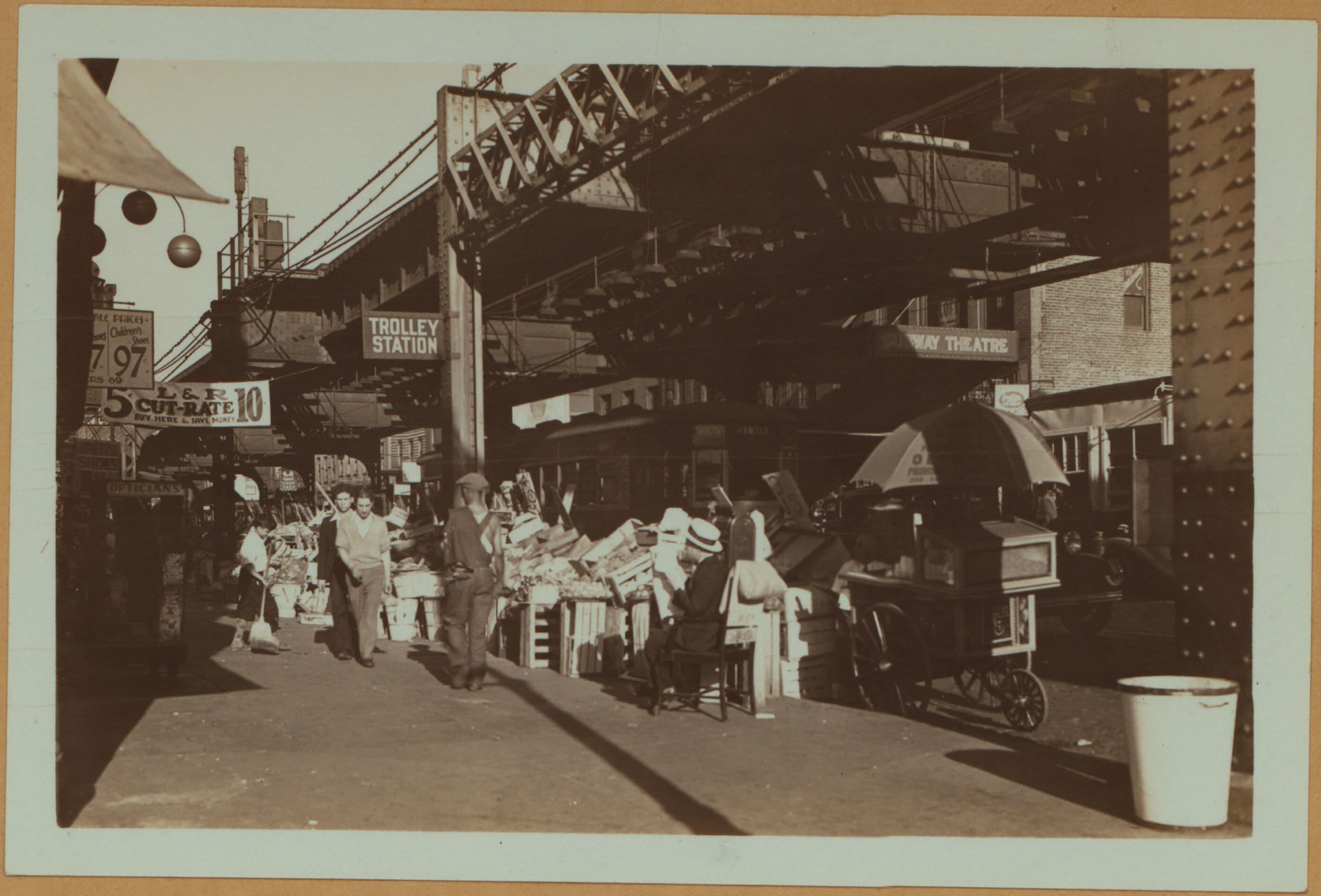 Occupations - Peddlers - Foodstuffs - Brooklyn., 1934