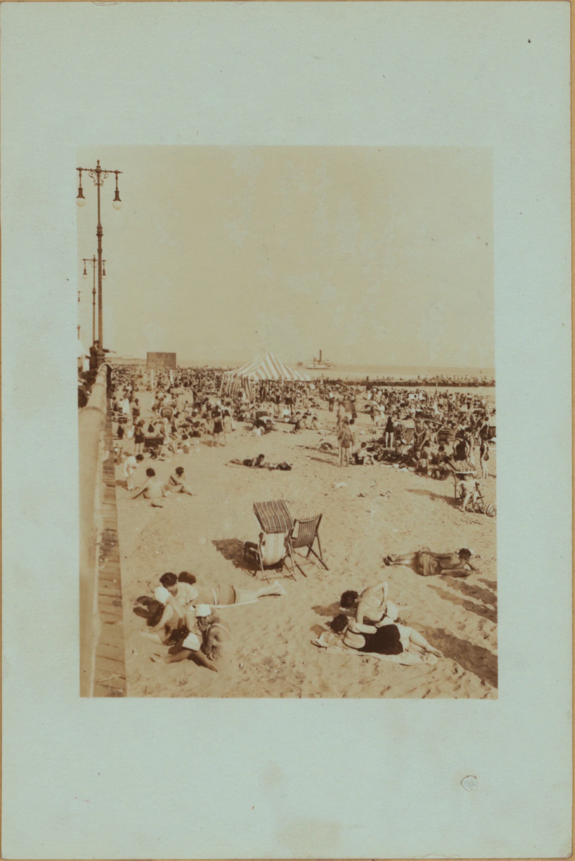 Islands - Coney Island beach - [Sunbathers.], 1932
