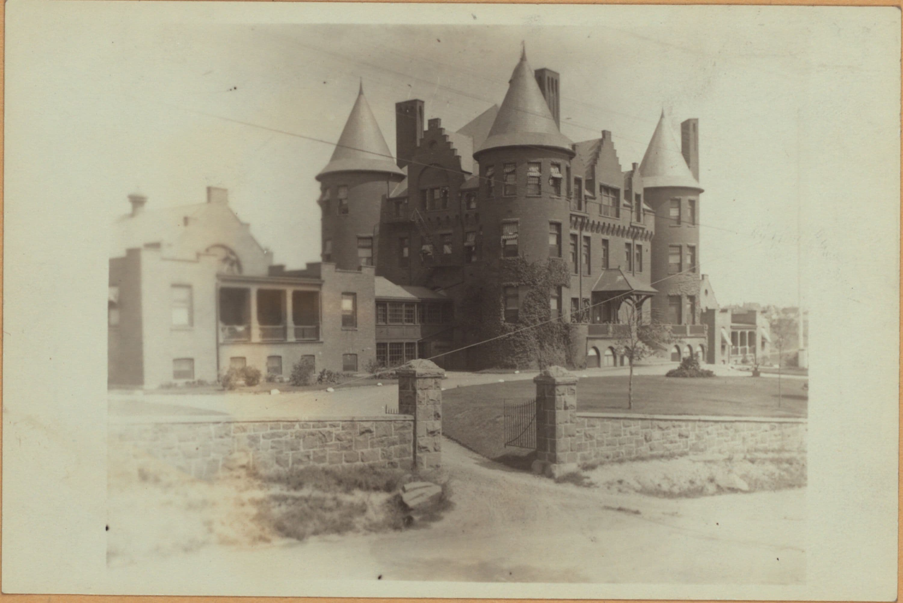 Richmond: Castleton Avenue - Webster Avenue