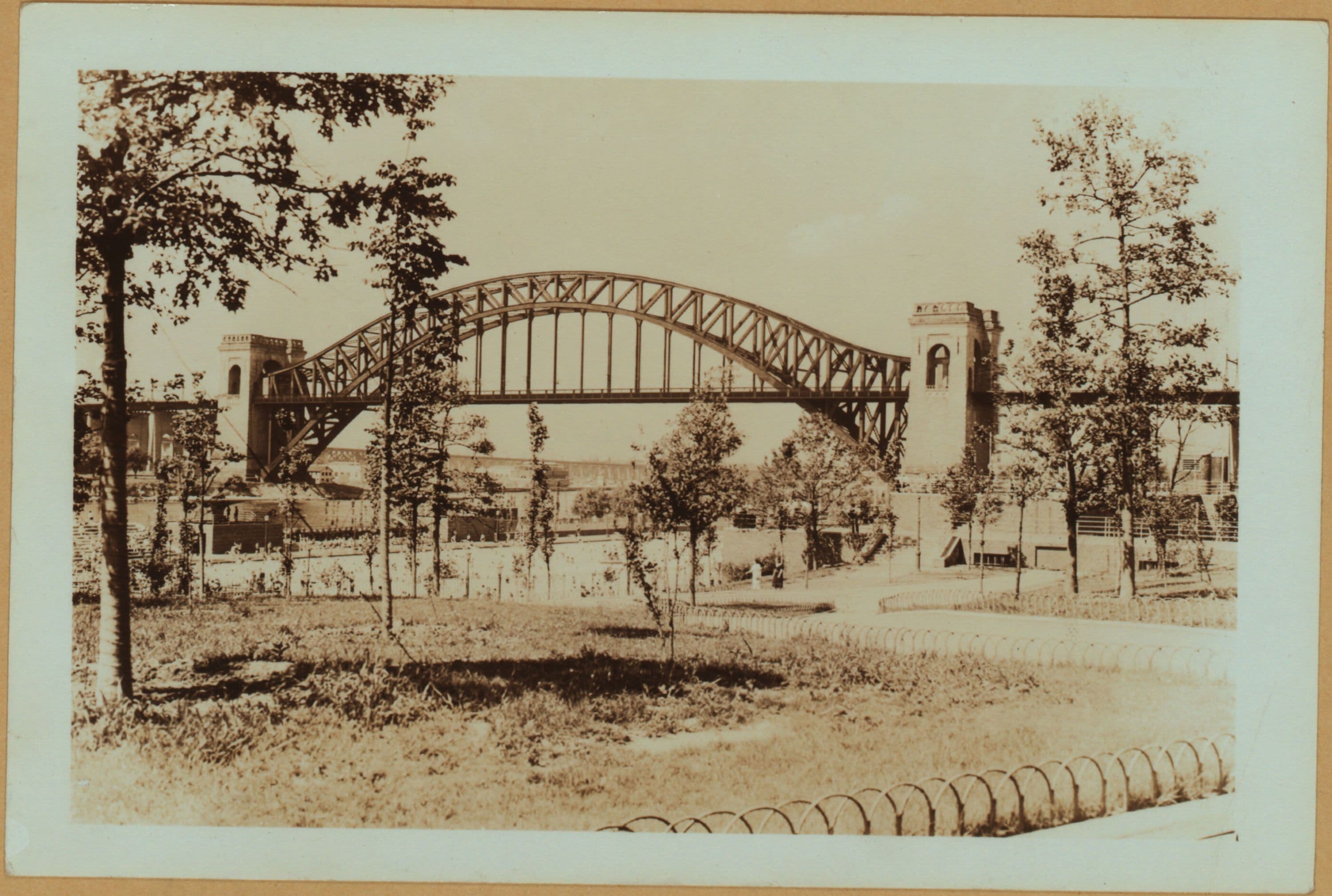 Bridges - Hell Gate Bridge - [East River.]