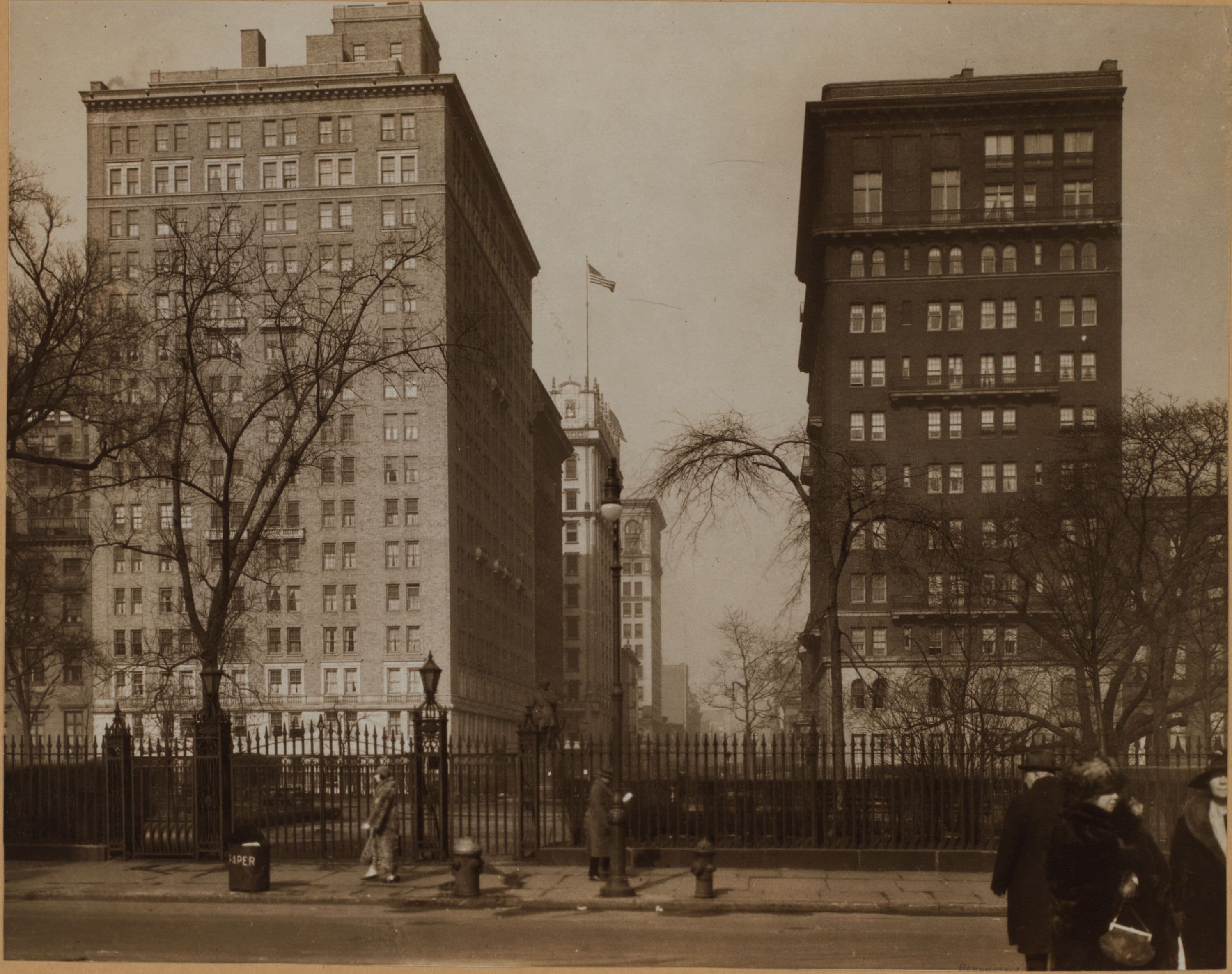 Manhattan: Gramercy Park South - Irving Place