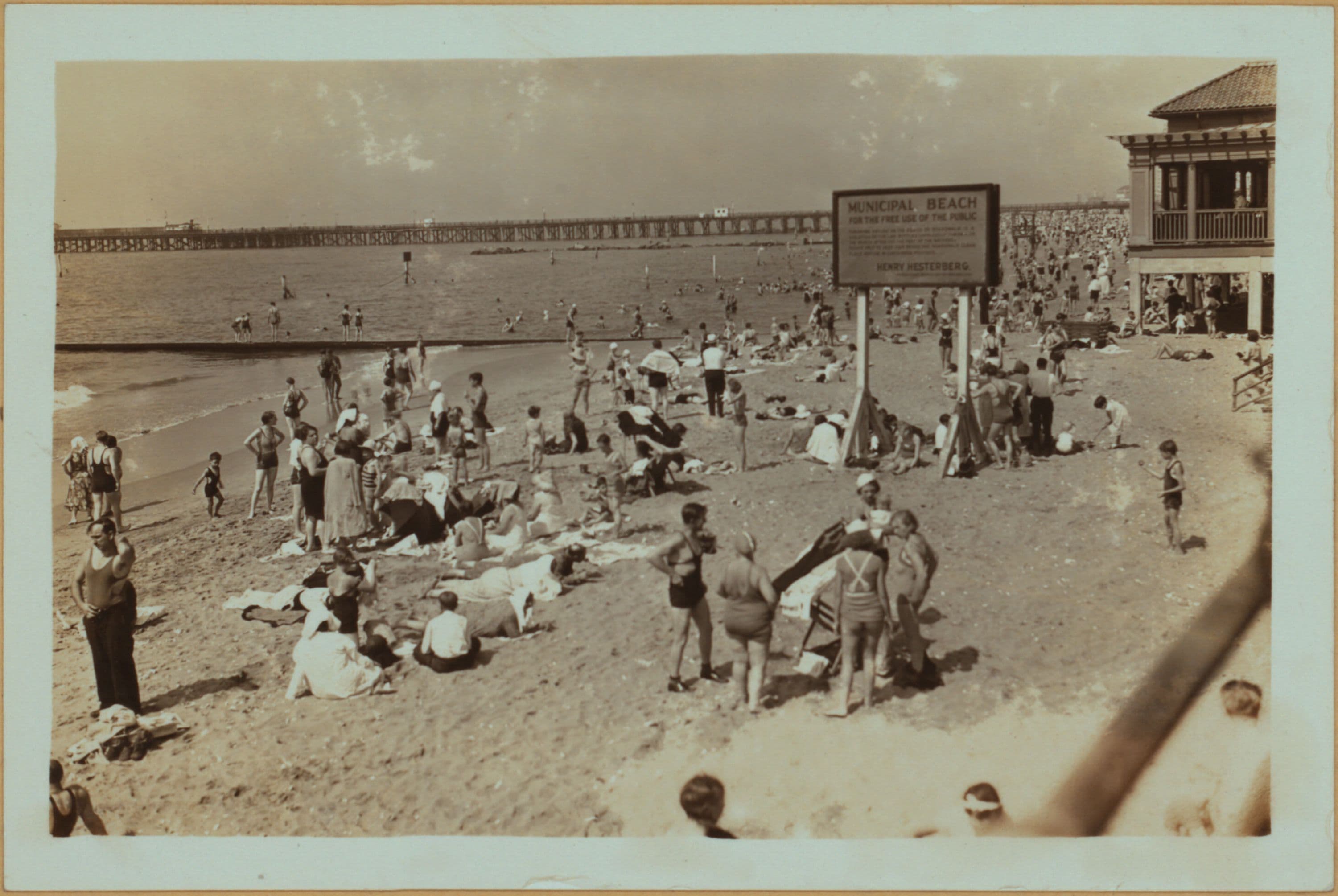 Islands - Coney Island beach - [Sunbathers and swimmers.], 1933