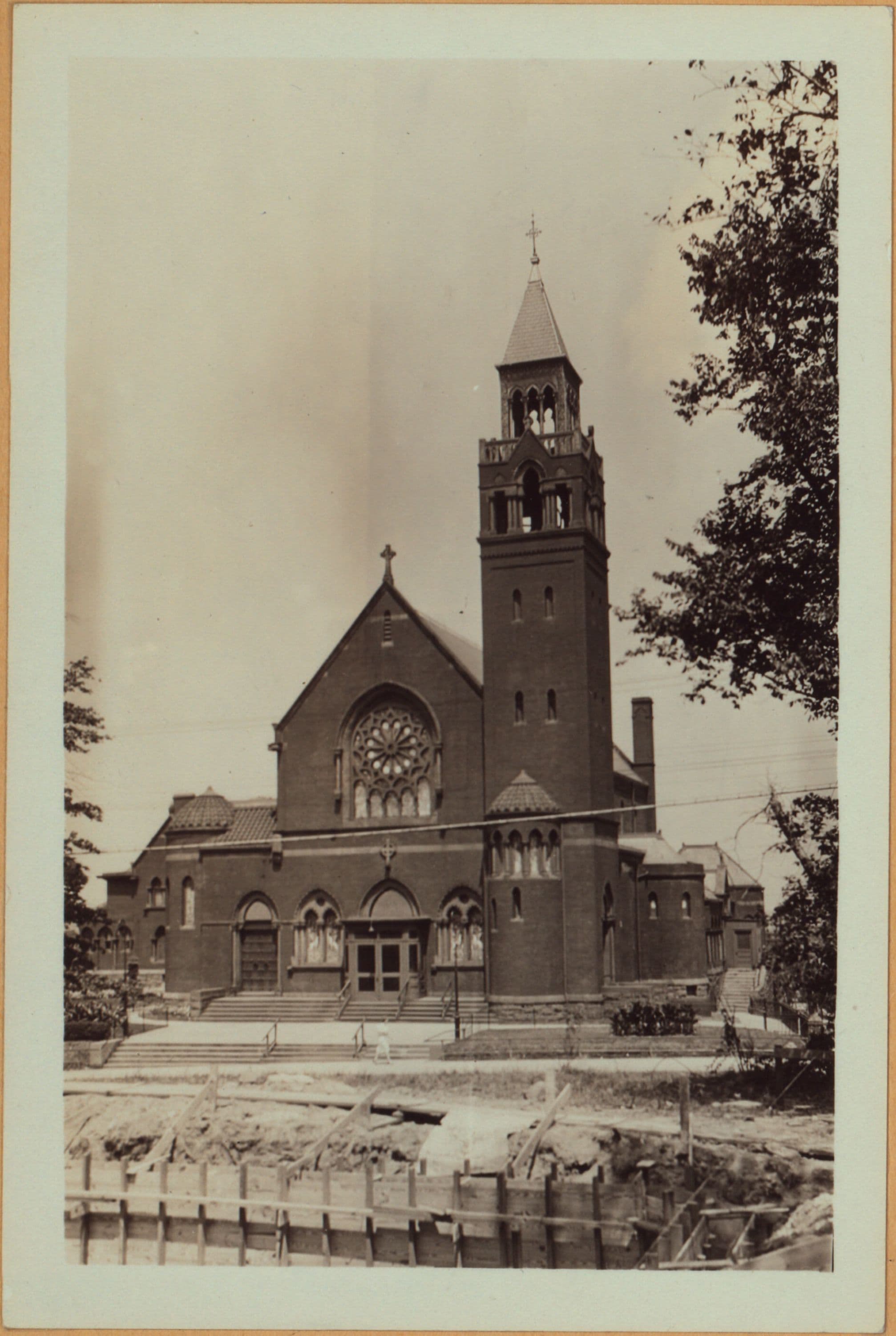 Richmond: Castleton Avenue - North Burgher Avenue