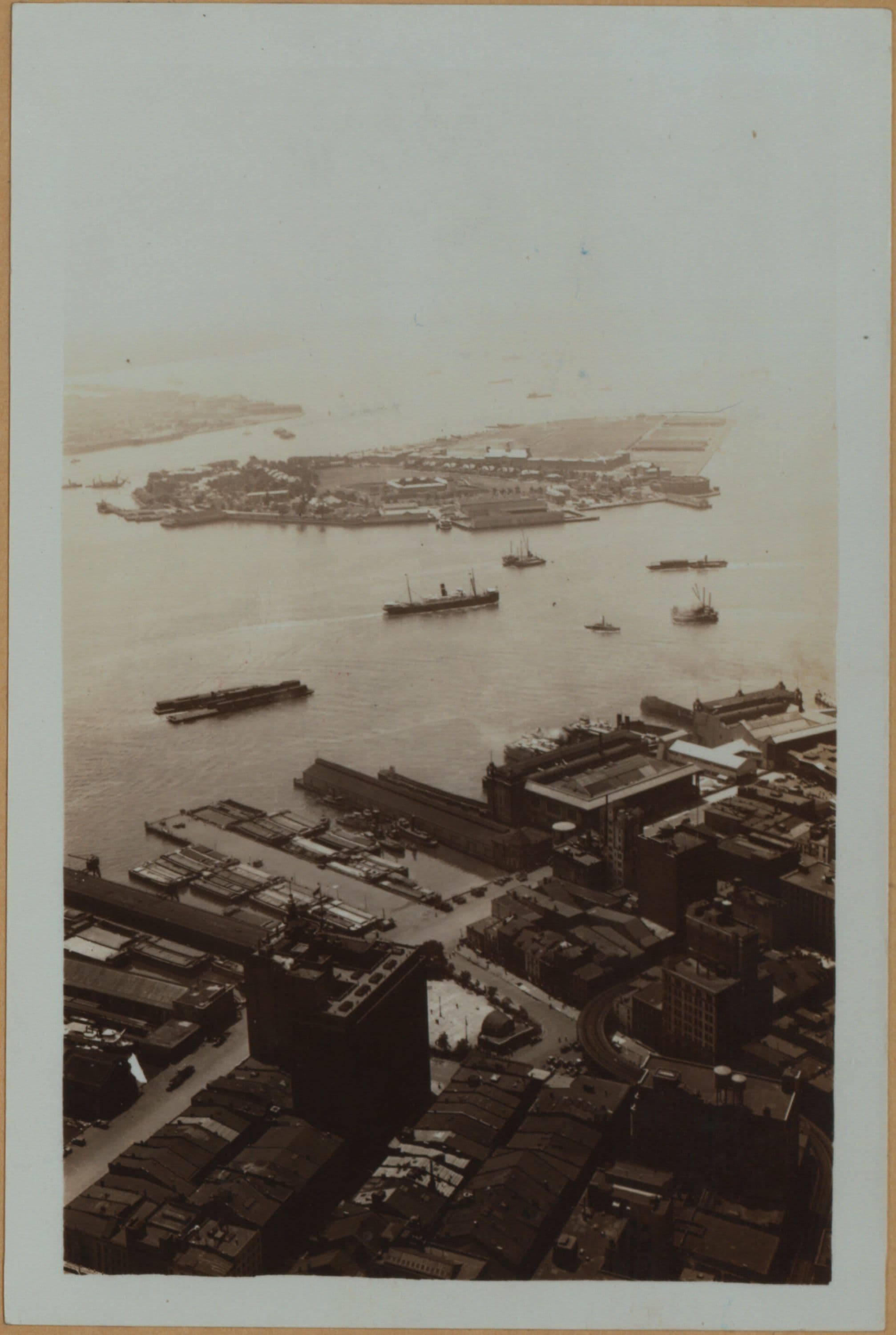 Islands - Governors Island - [New York Harbor - Bird's-eye-view of the island from the roof of 60 Wall Street Tower.]