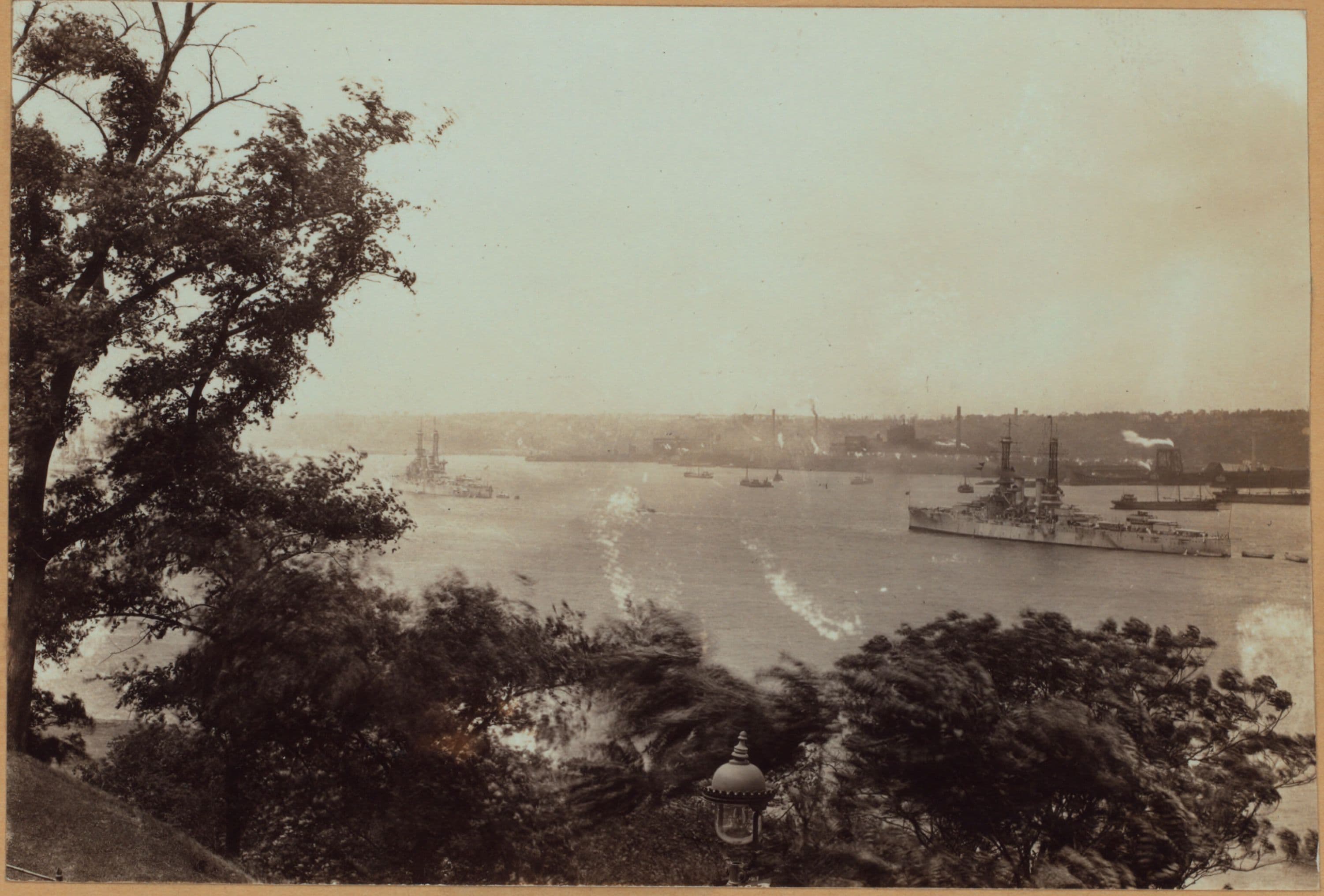 Manhattan: Riverside Park - [The U. S. Fleet near Ulysses S. Grant's Tomb.]