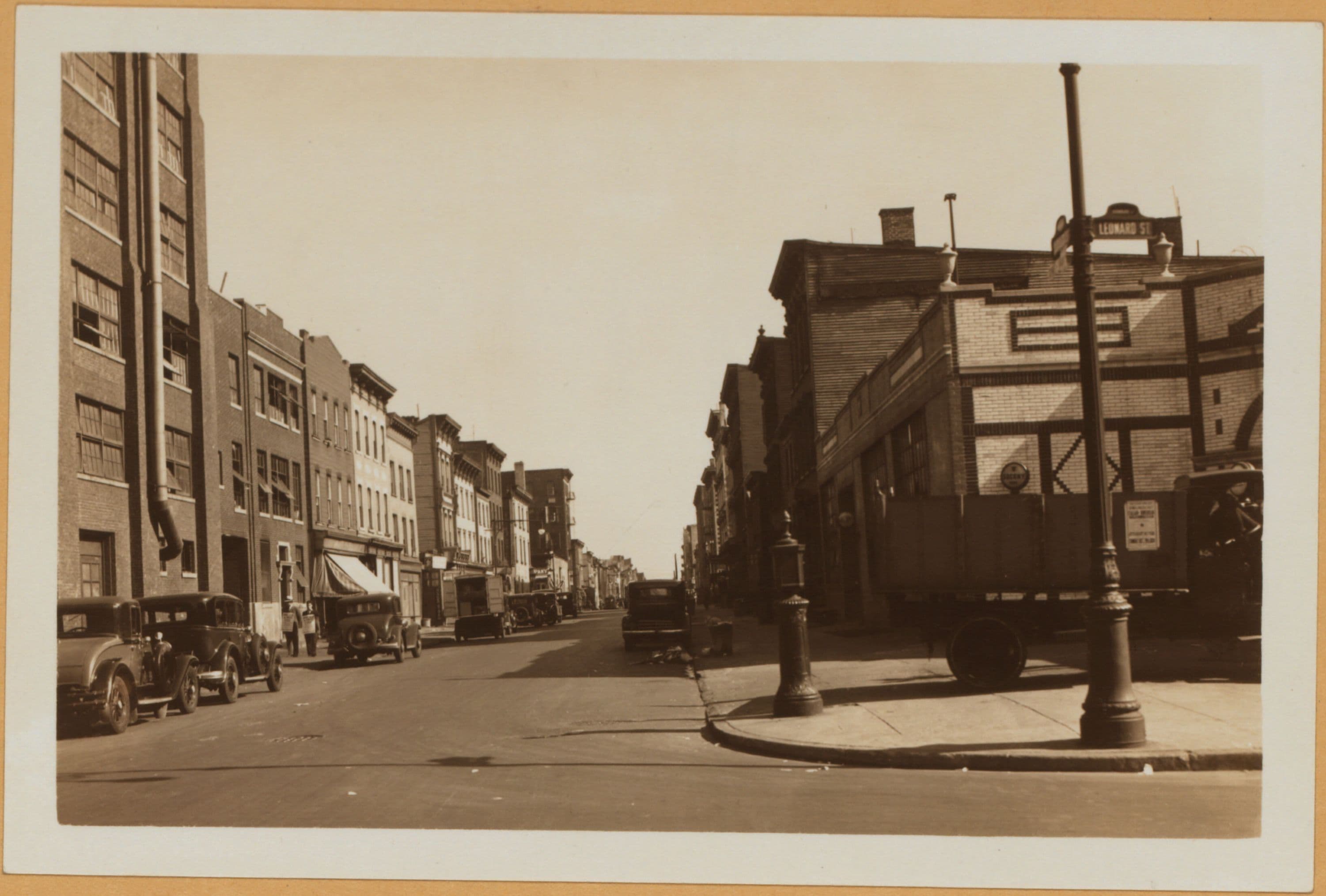 Brooklyn: Scholes Street - Leonard Street