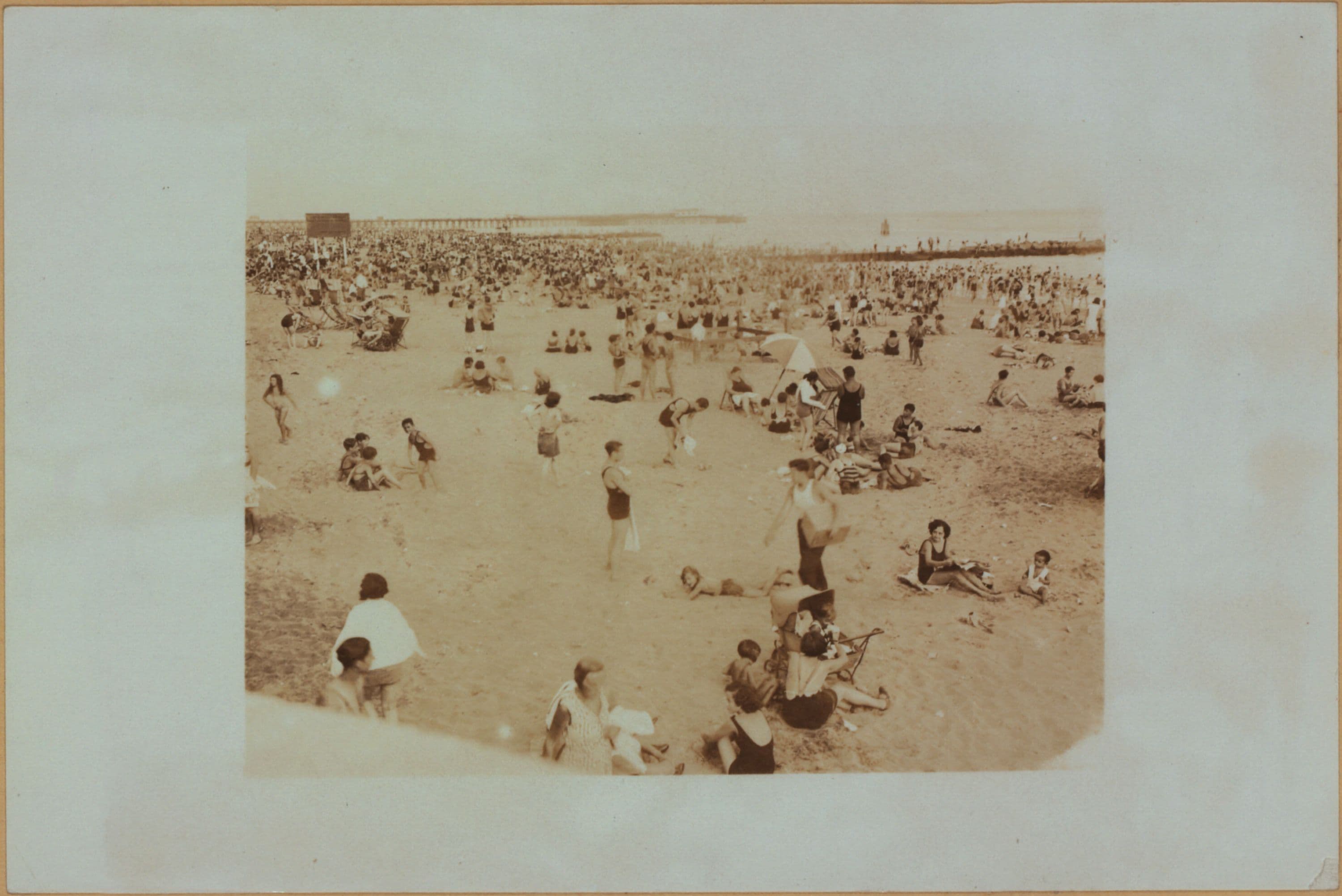 Islands - Coney Island beach - Coney Island Pavilion.