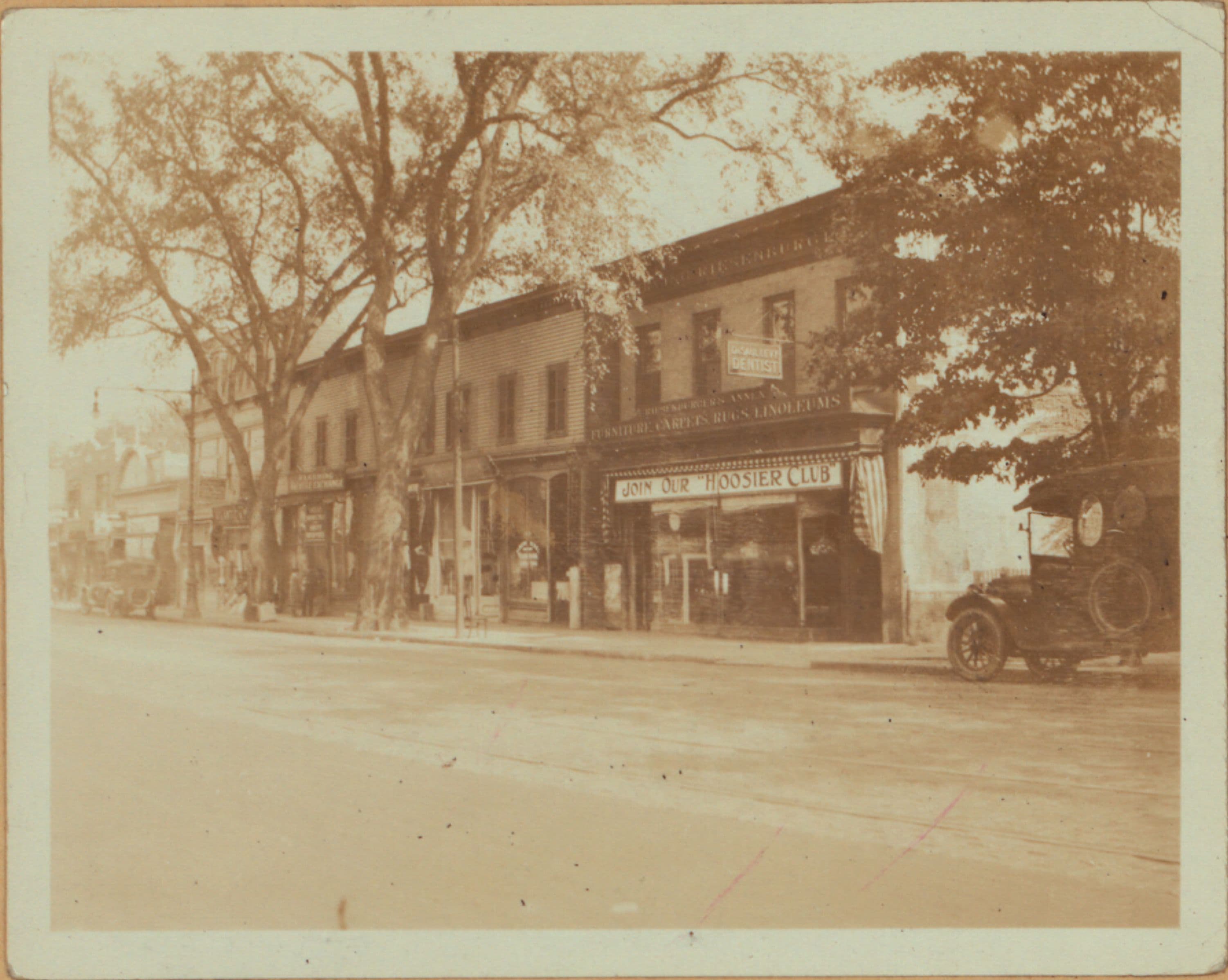 Queens: Main Street - 37th Avenue