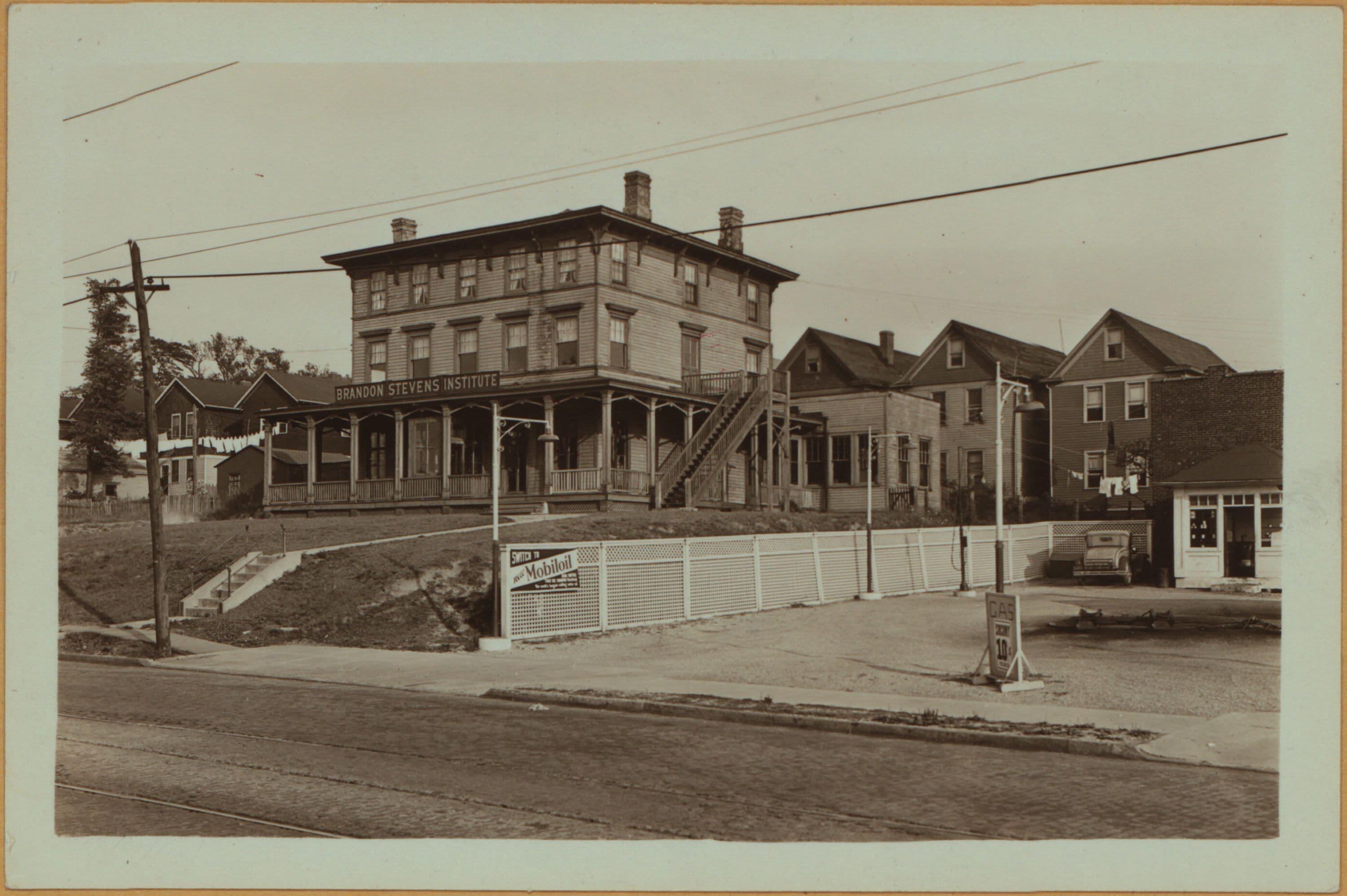 Richmond: Richmond Terrace - Lafayette Avenue