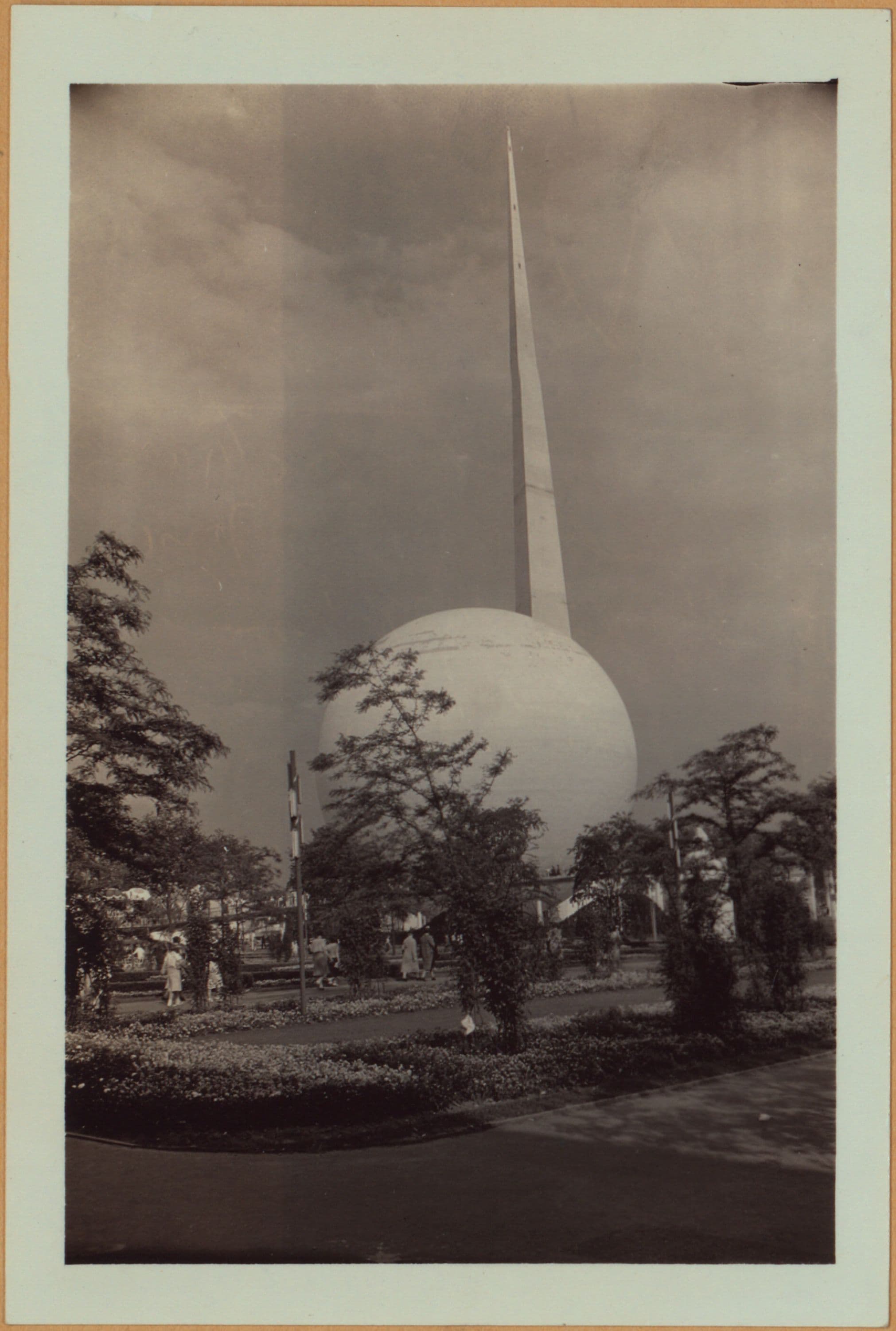 Queens: Flushing Meadow Park - New York World's Fair of 1939-40 -[Perisphere and Trylon symbolizing American Democracy.]