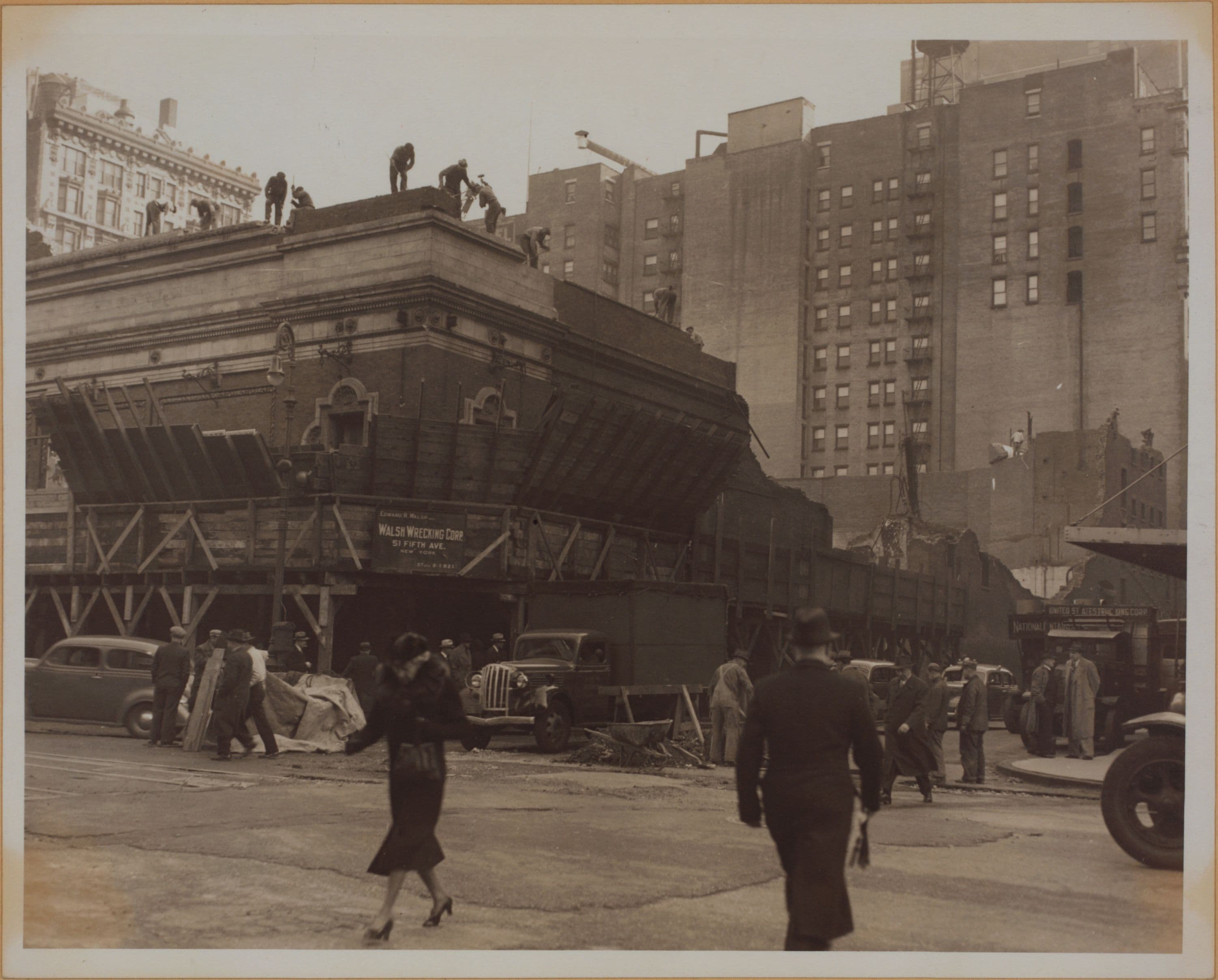 Manhattan: 6th Avenue - 43rd Street (West)
