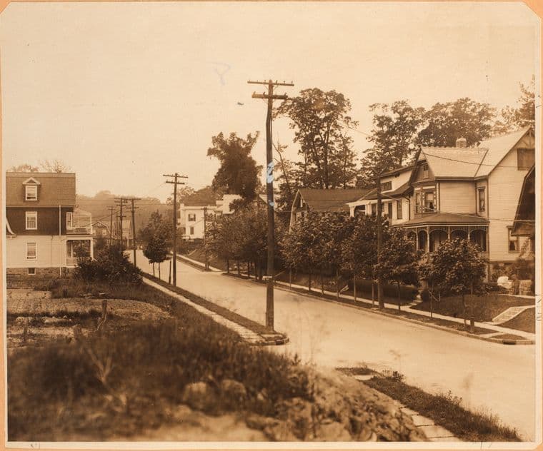 Bronx: 261st Street (West) - Huxley Avenue