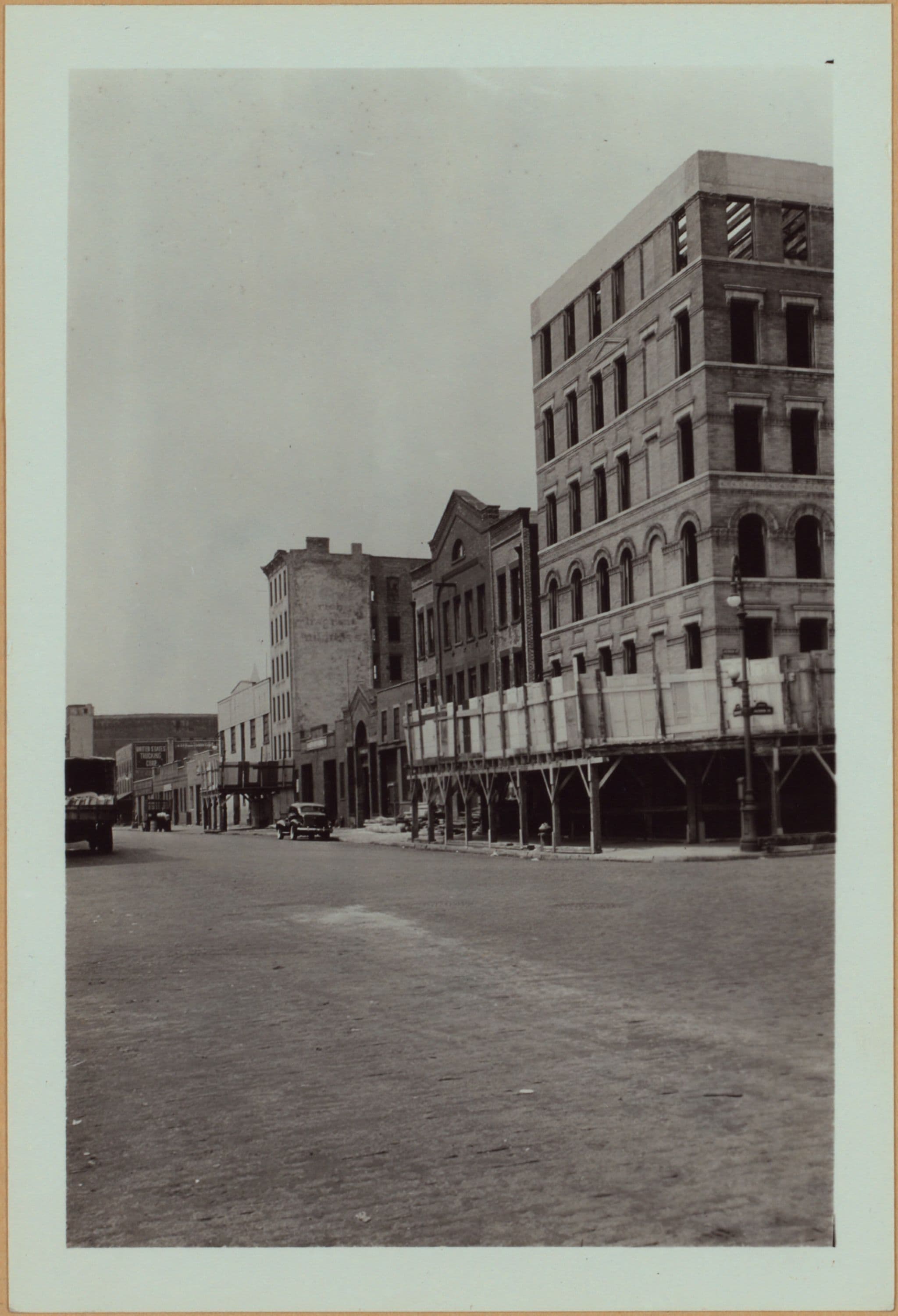Manhattan: South Street - Jackson Street