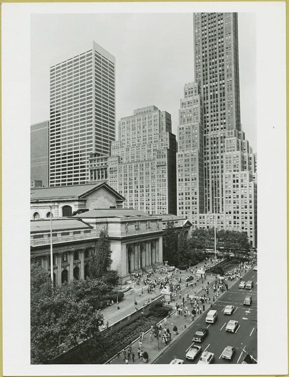 Fifth Avenue - 40th Street - 42nd Street, west side