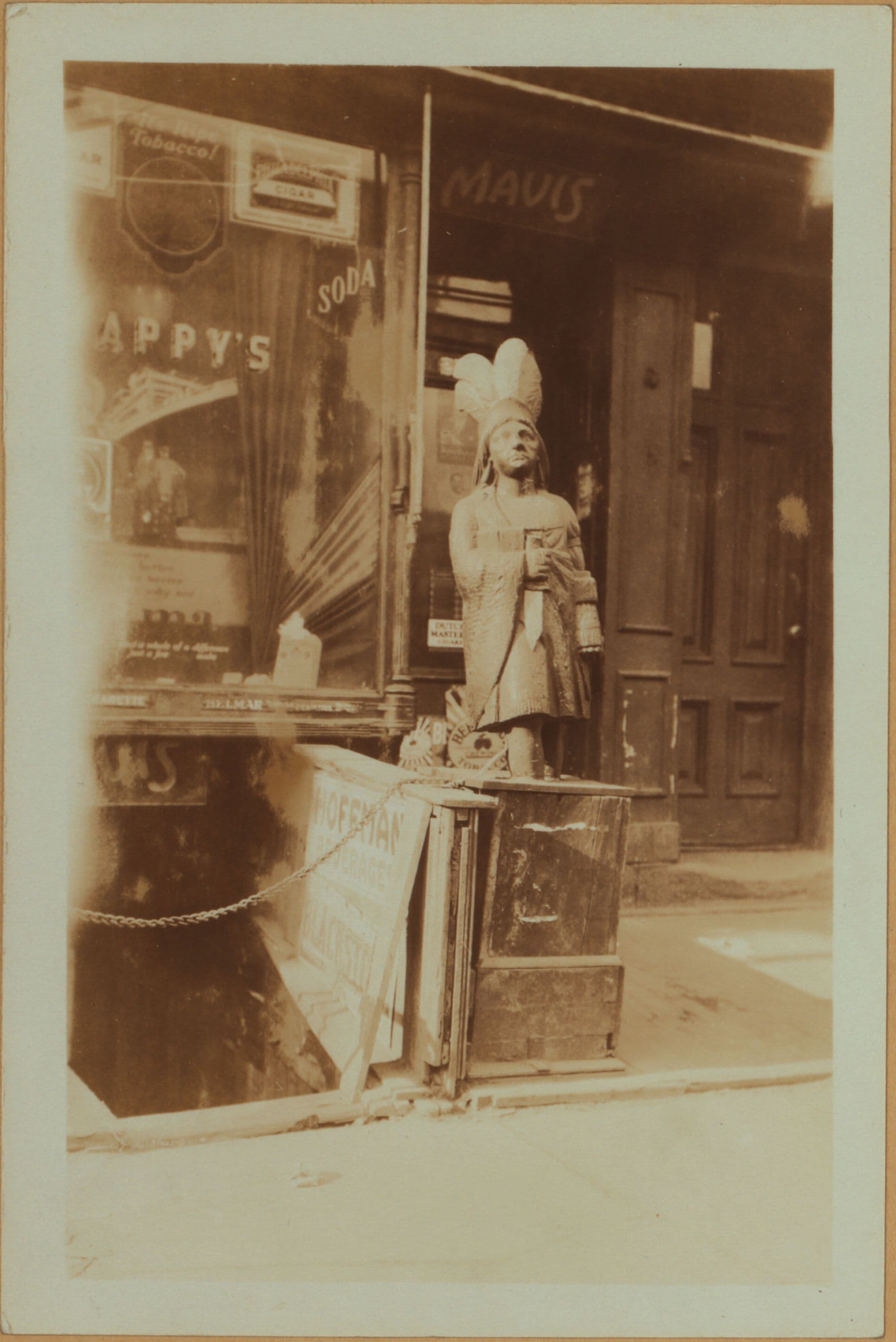 Street scenes - Cigar store - Indian. [Manhattan: 27th Street - 10th Avenue.], 1930–1934