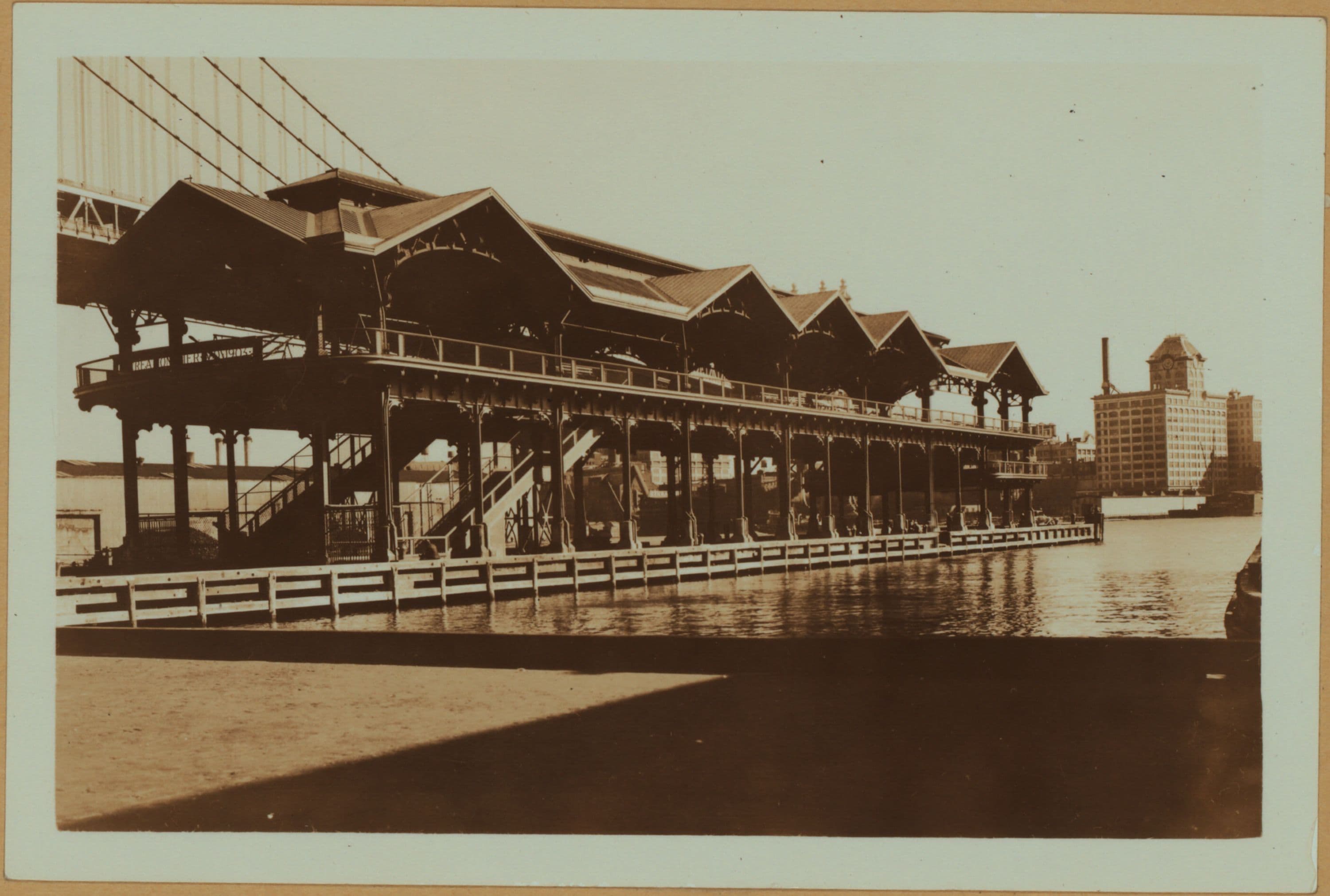 East River - Manhattan - Pier 30 - South Street - Market and Pike slips - [Manhattan Bridge]., 1932–1934