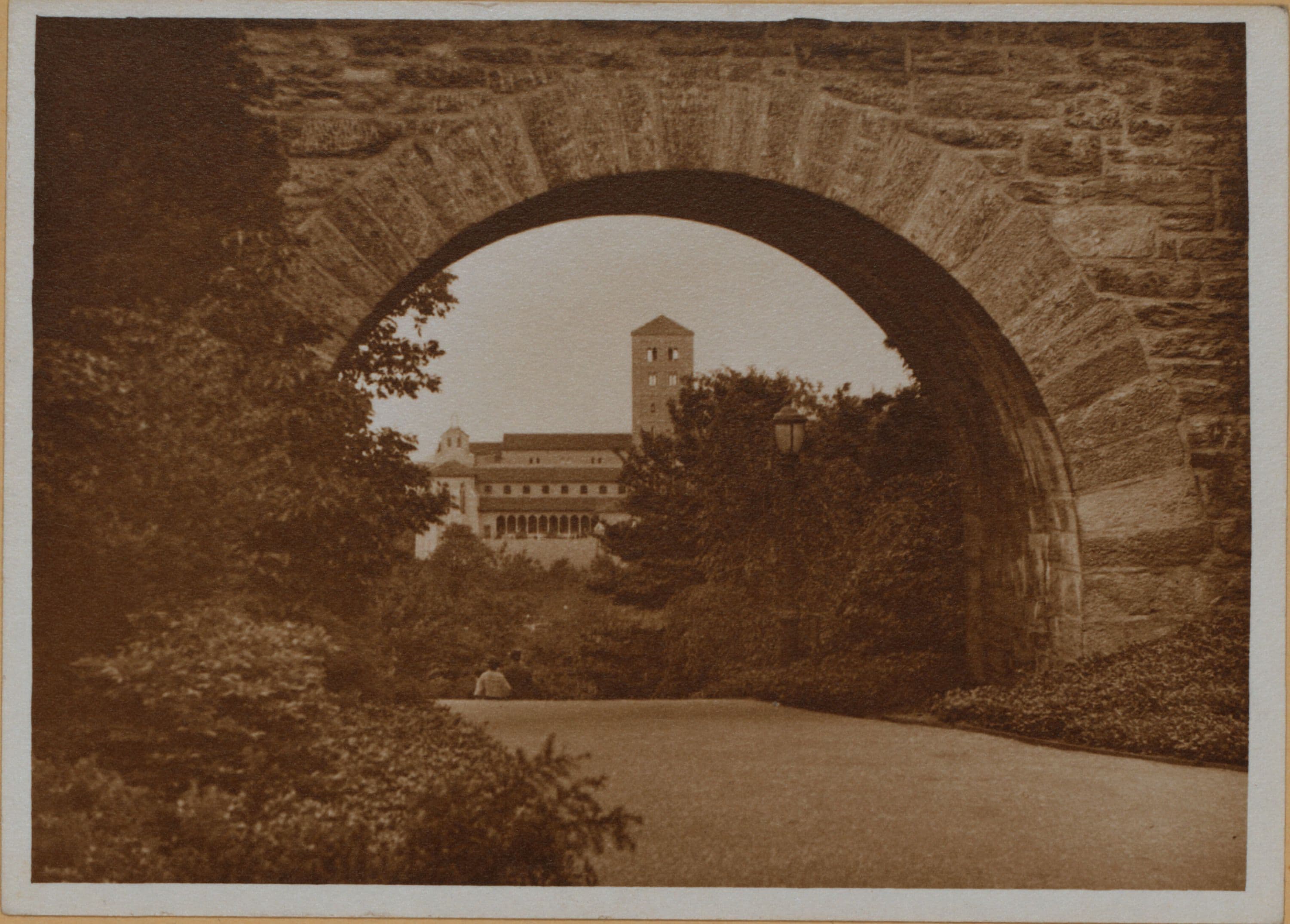 Manhattan: Fort Tryon Park.