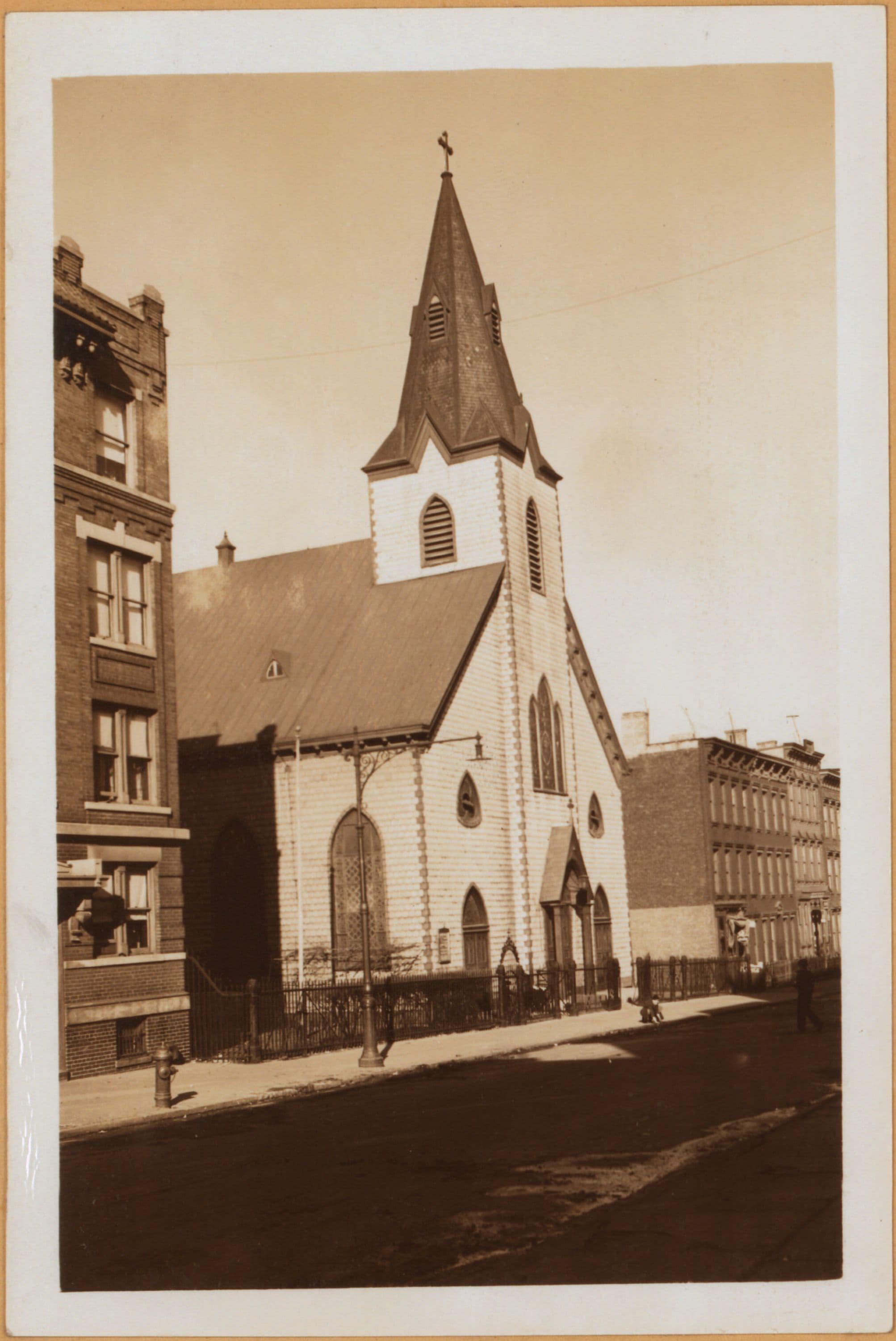 Brooklyn: Kent Street - Manhattan Avenue