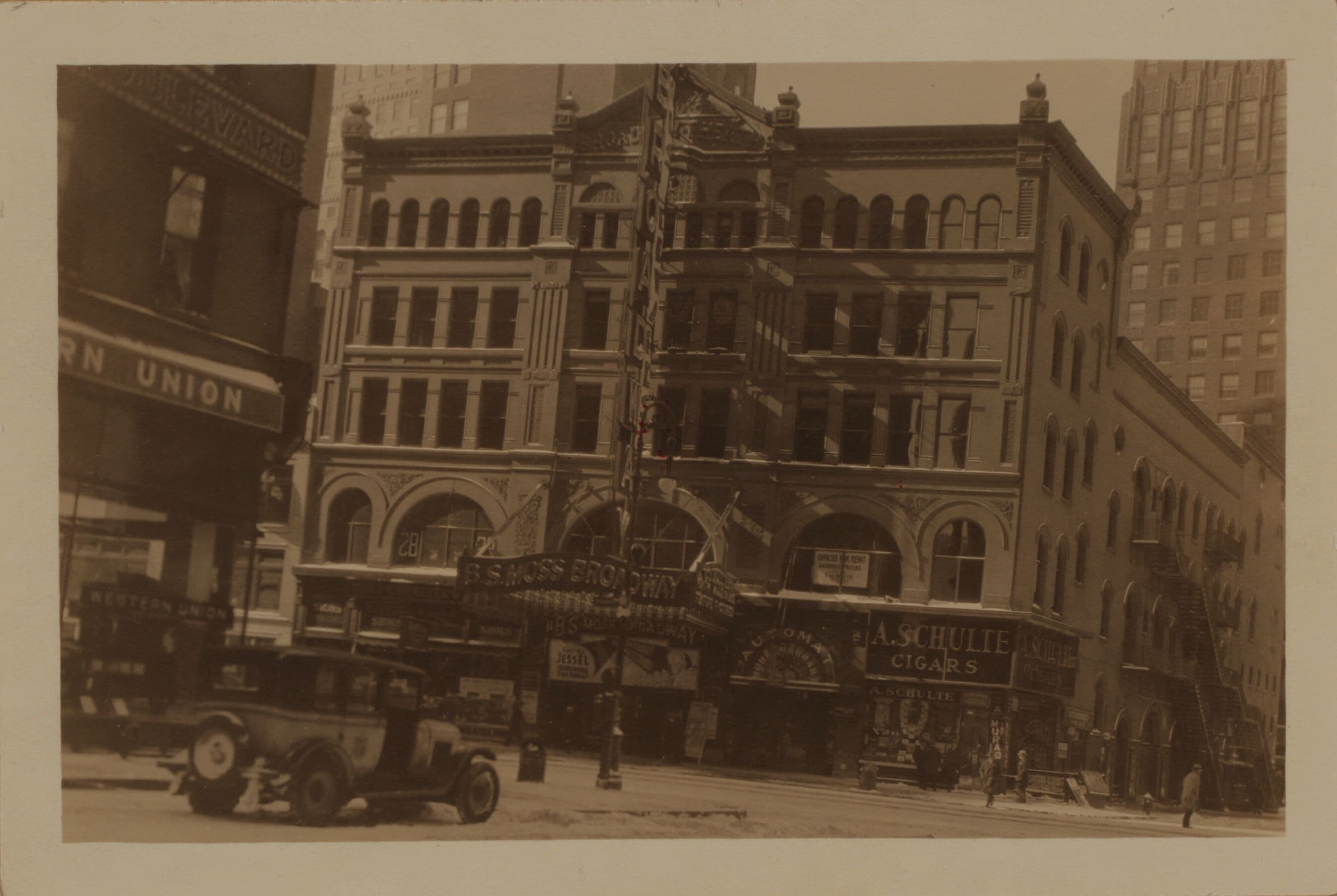 Manhattan: Broadway - 41st Street