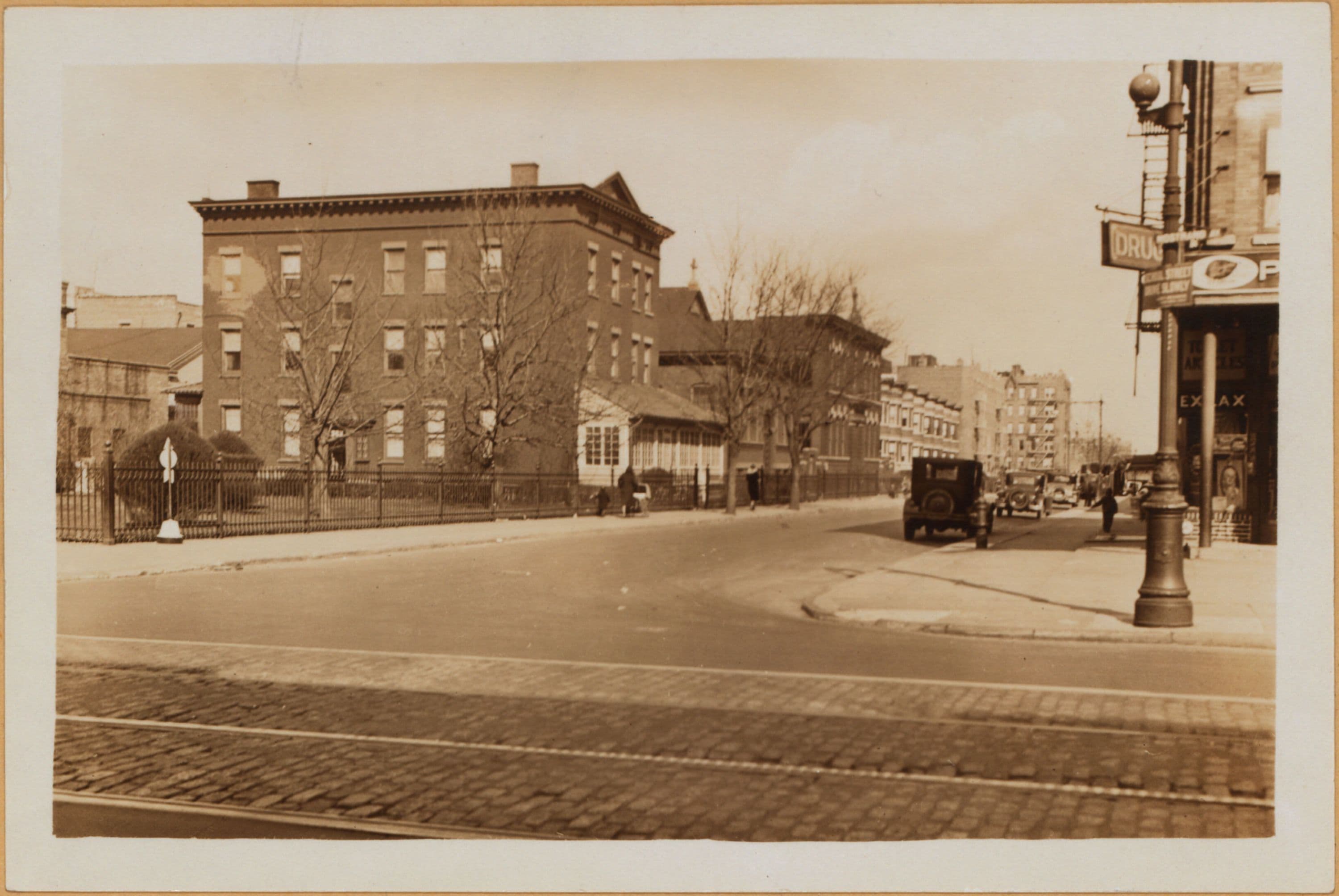 Brooklyn: Maple Street - Nostrand Avenue