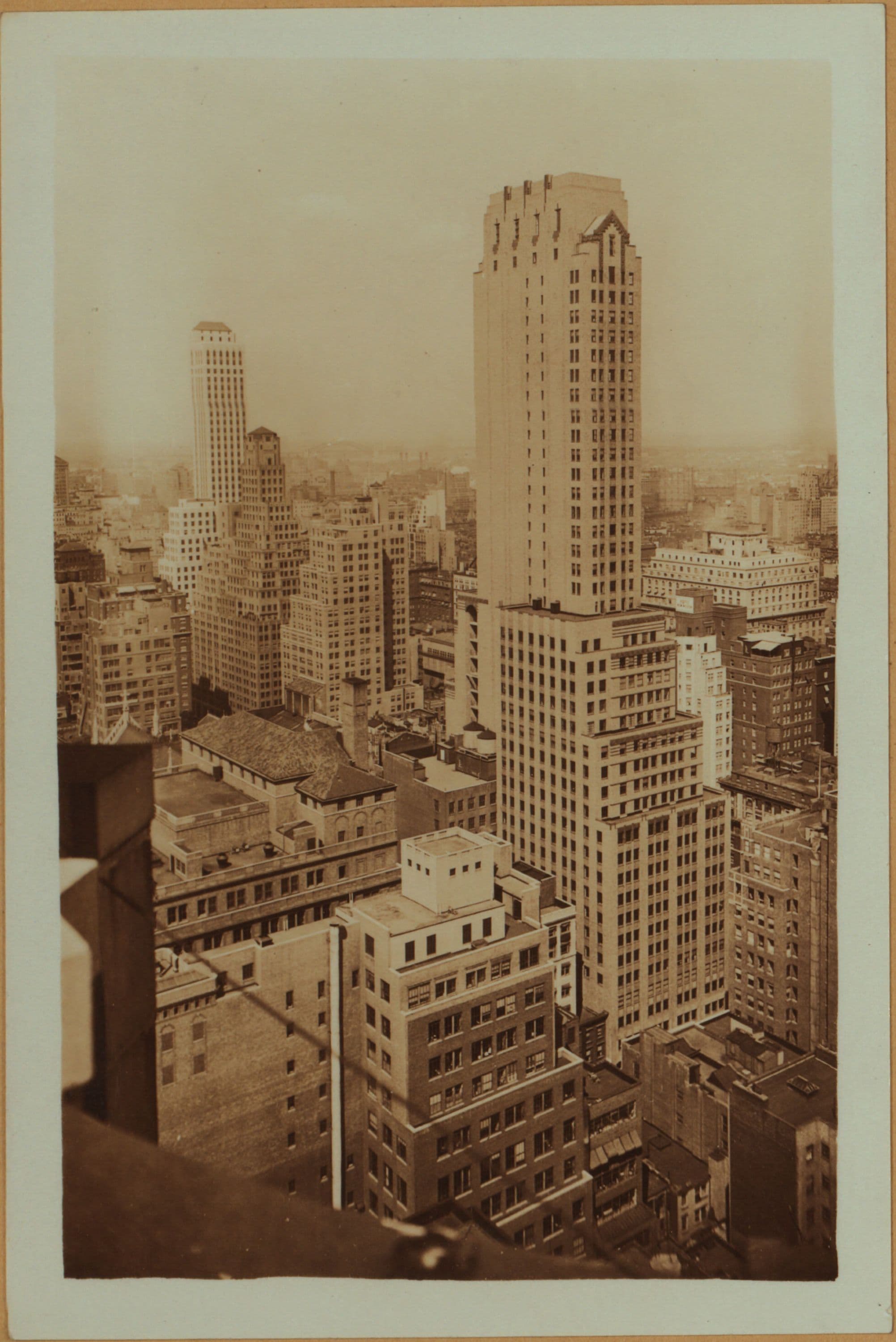 General view - 5th Avenue - Northeast.