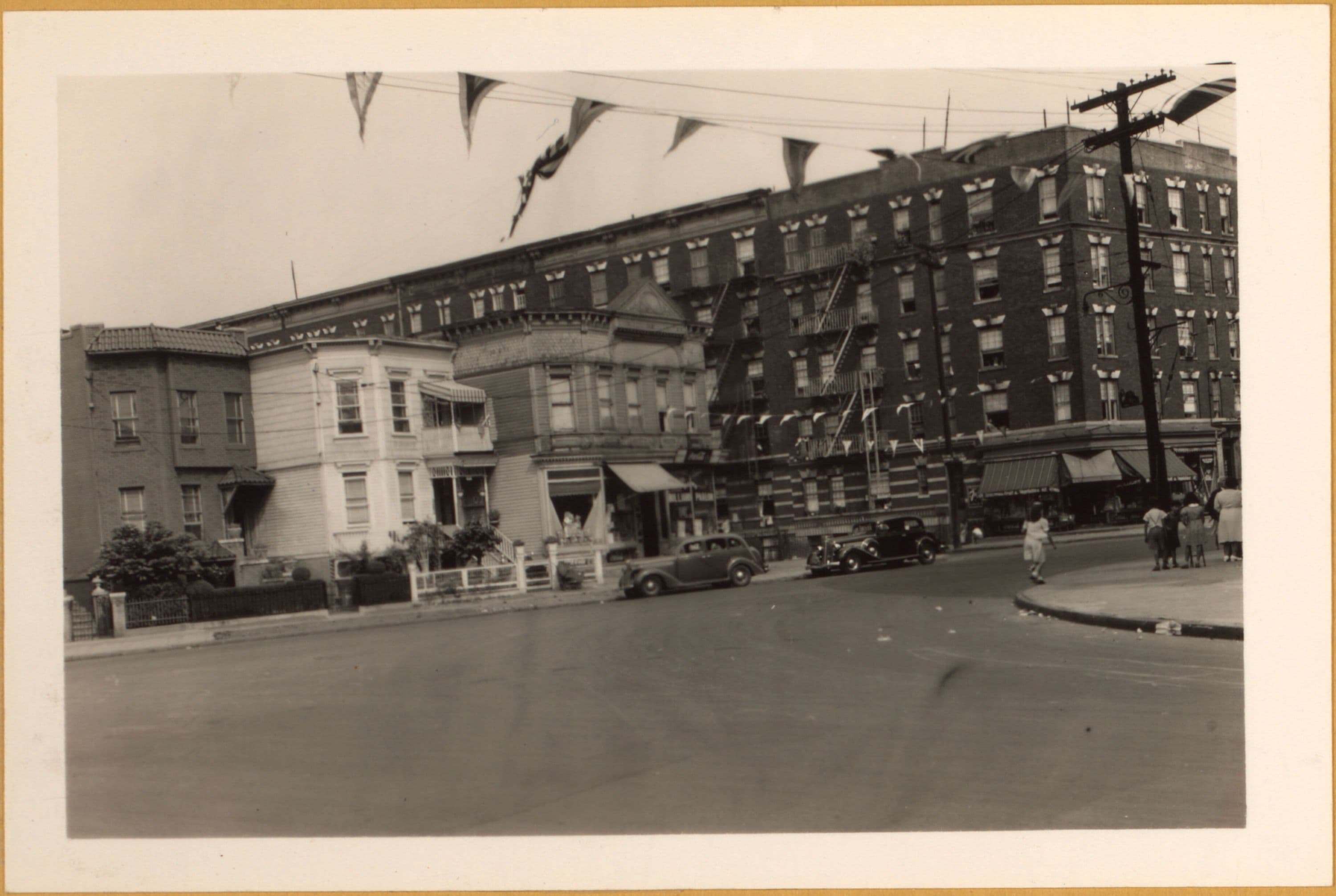 Bronx: 182nd Street - Adams Place