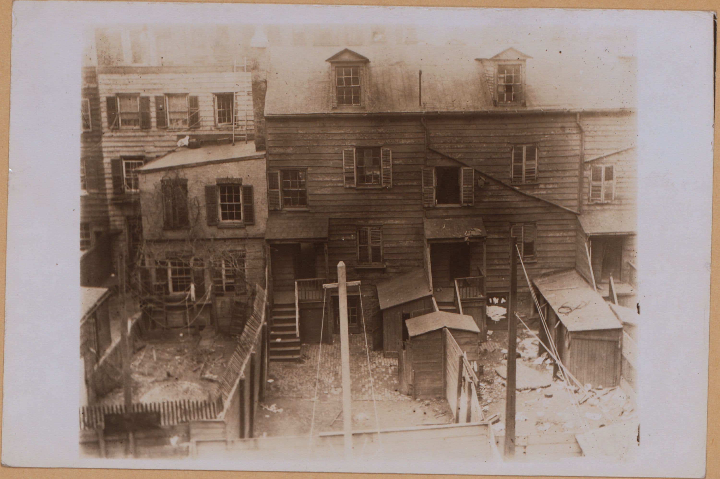 Manhattan: Christopher Street - Bleecker Street