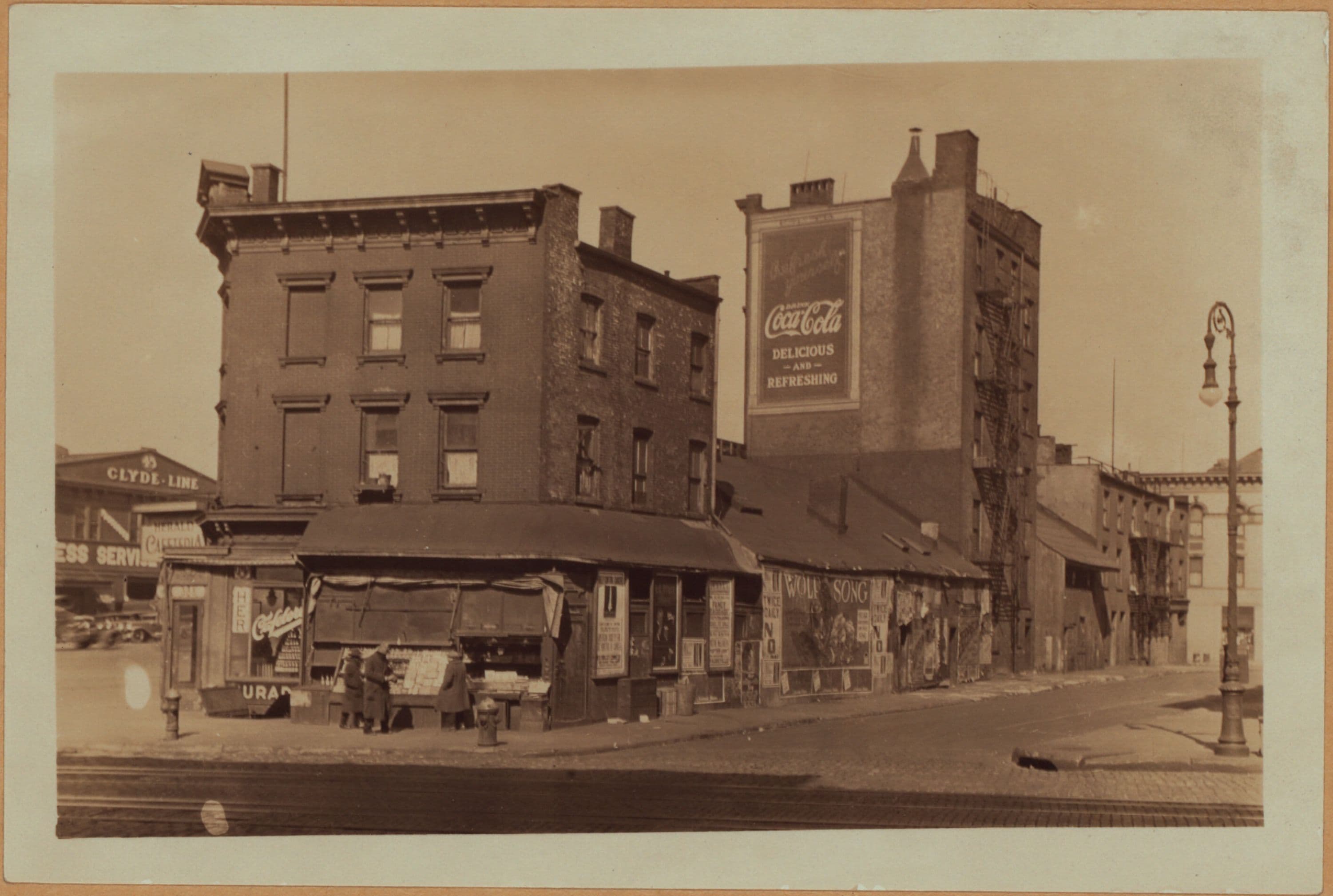 Manhattan: Weehawken Street - Christopher Street