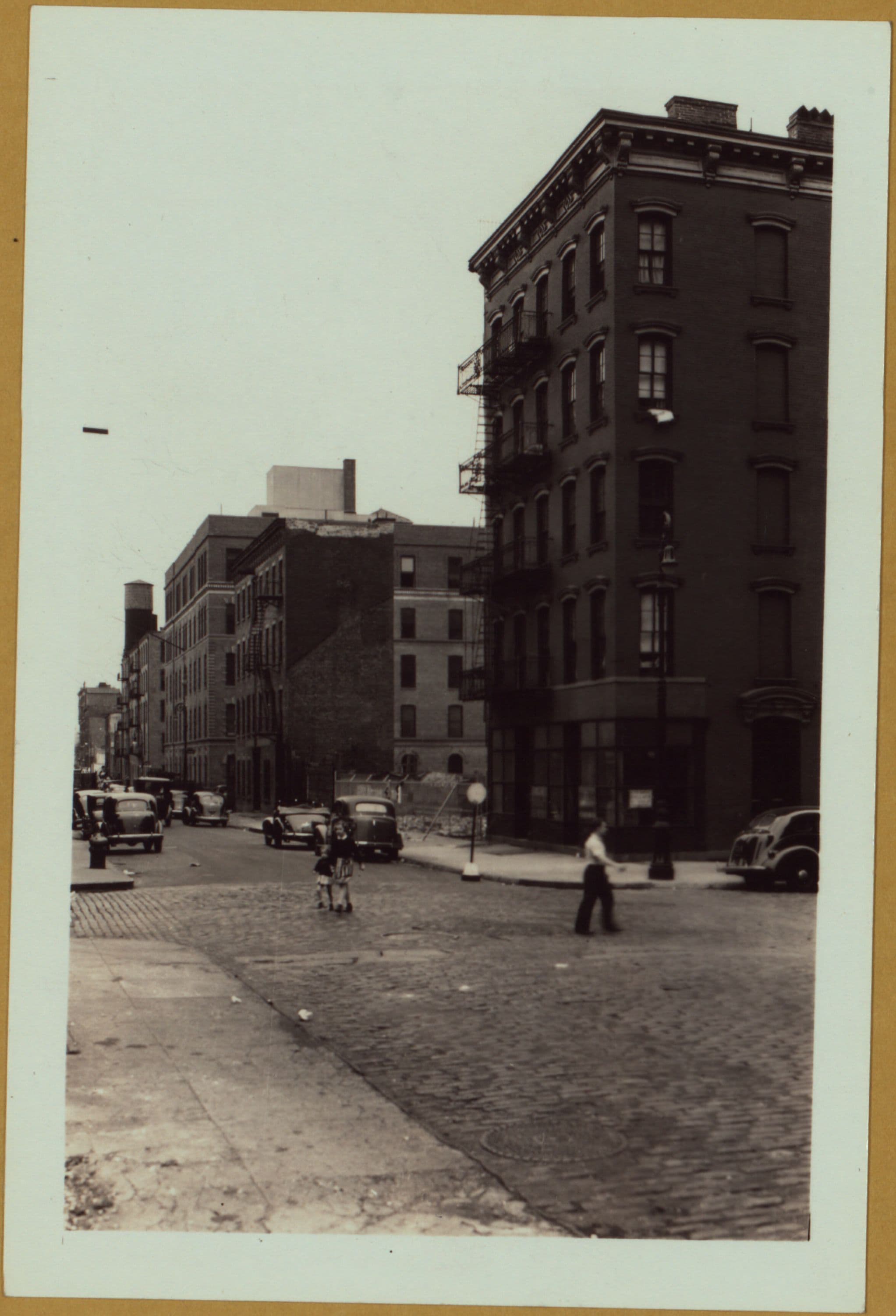 Manhattan: Water Street - Montgomery Street