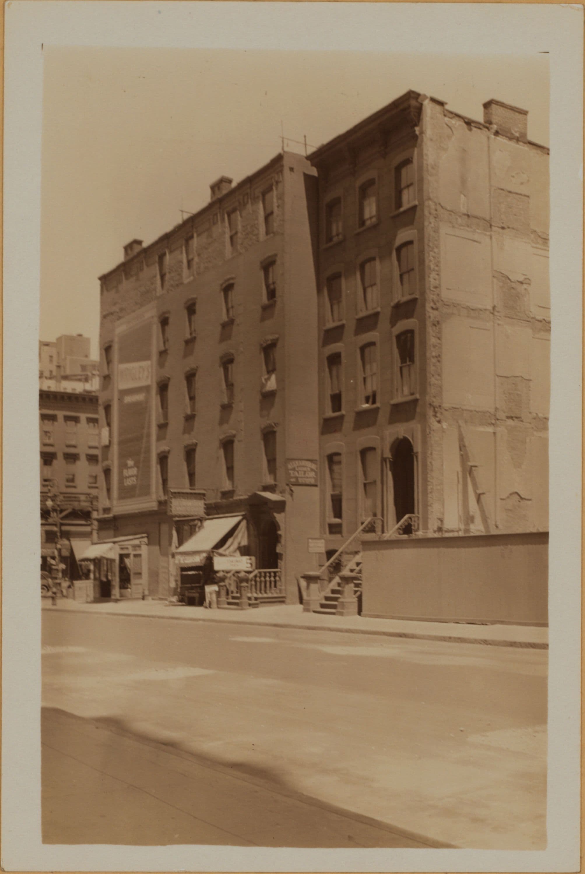 Manhattan: 48th Street - 6th Avenue